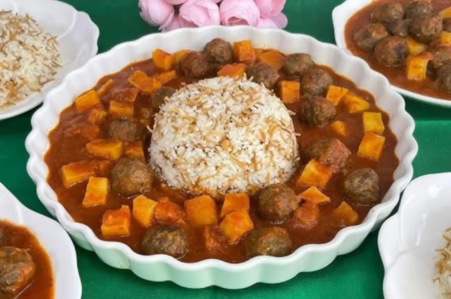 كفتة داود باشا مع أرز وشوربه
