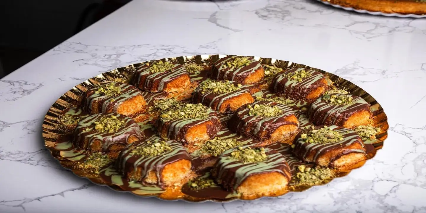 24 Pieces With Sauces