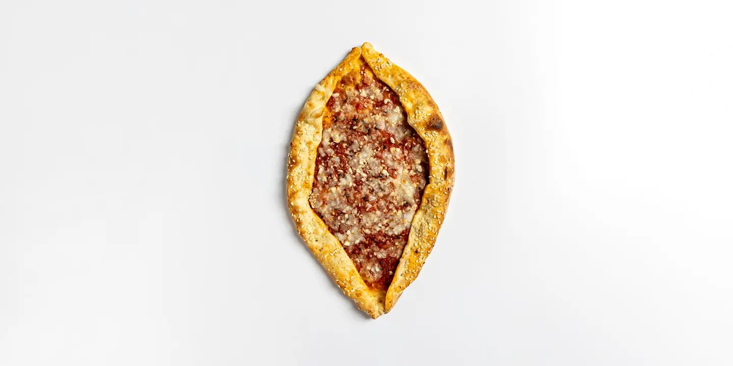 قارب محمرة جبن