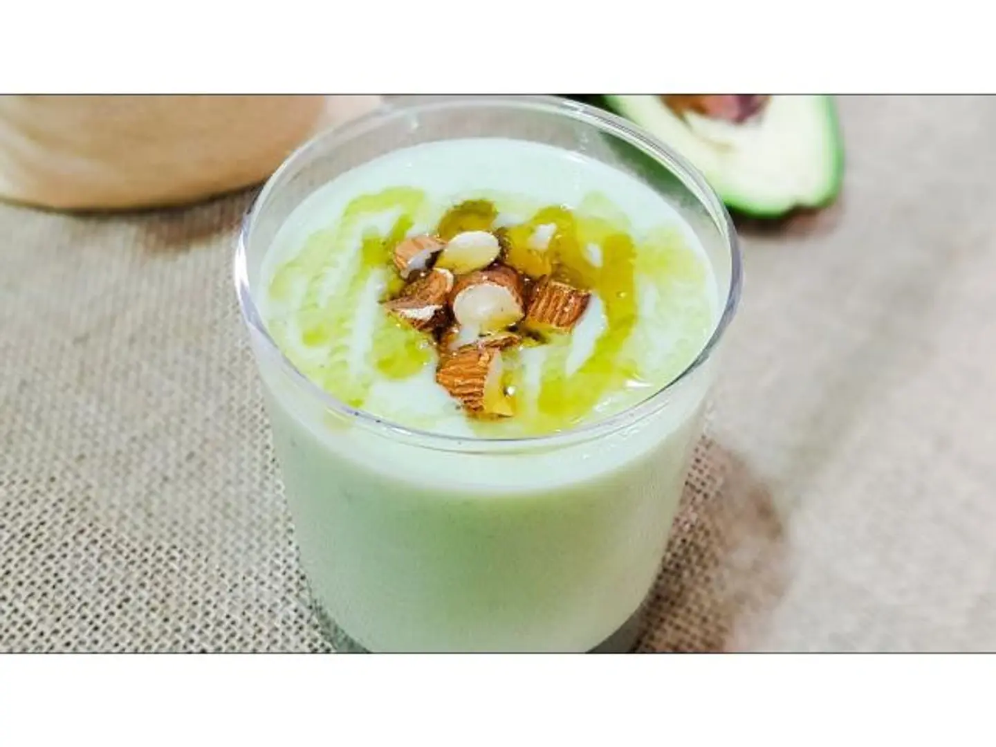 افوكادو عسل بالحليب