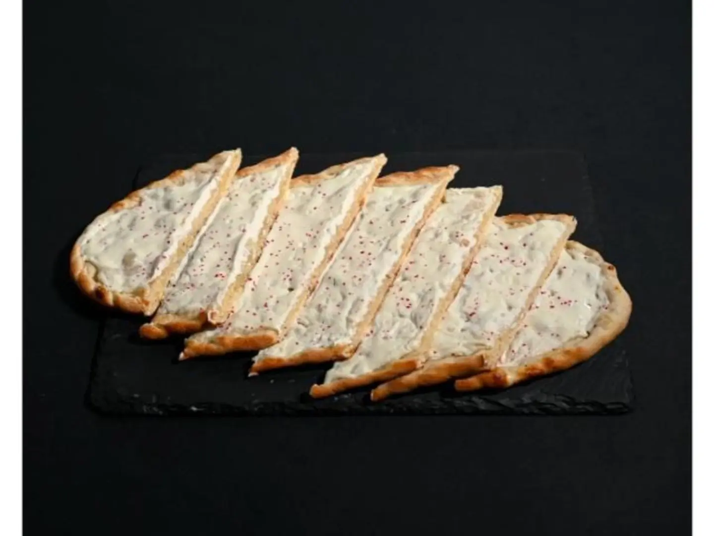فطيرة جبنه موزاريلا