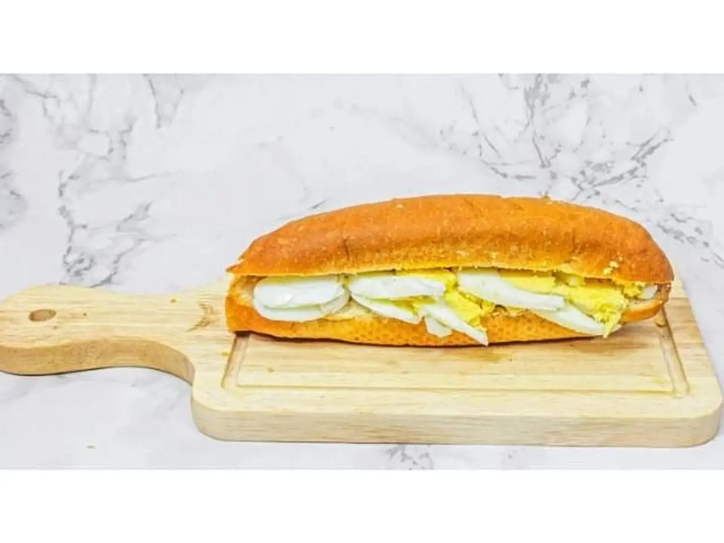 بيض مسلوق جبن