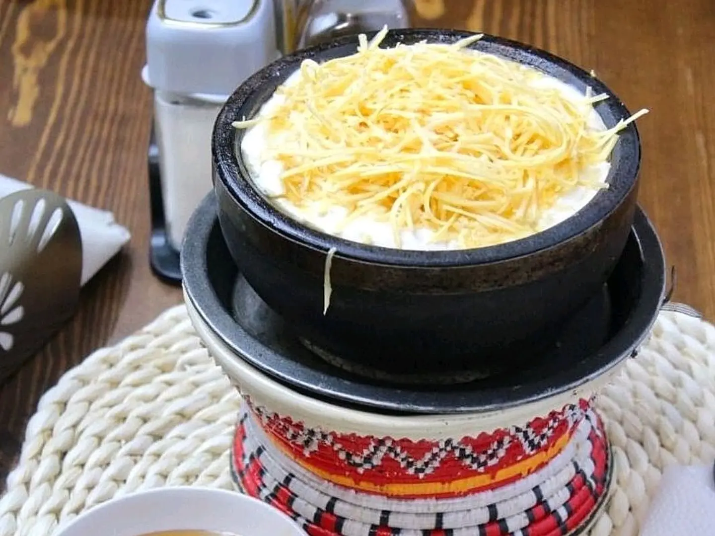 عريكة قشطة مع عسل وجبنه