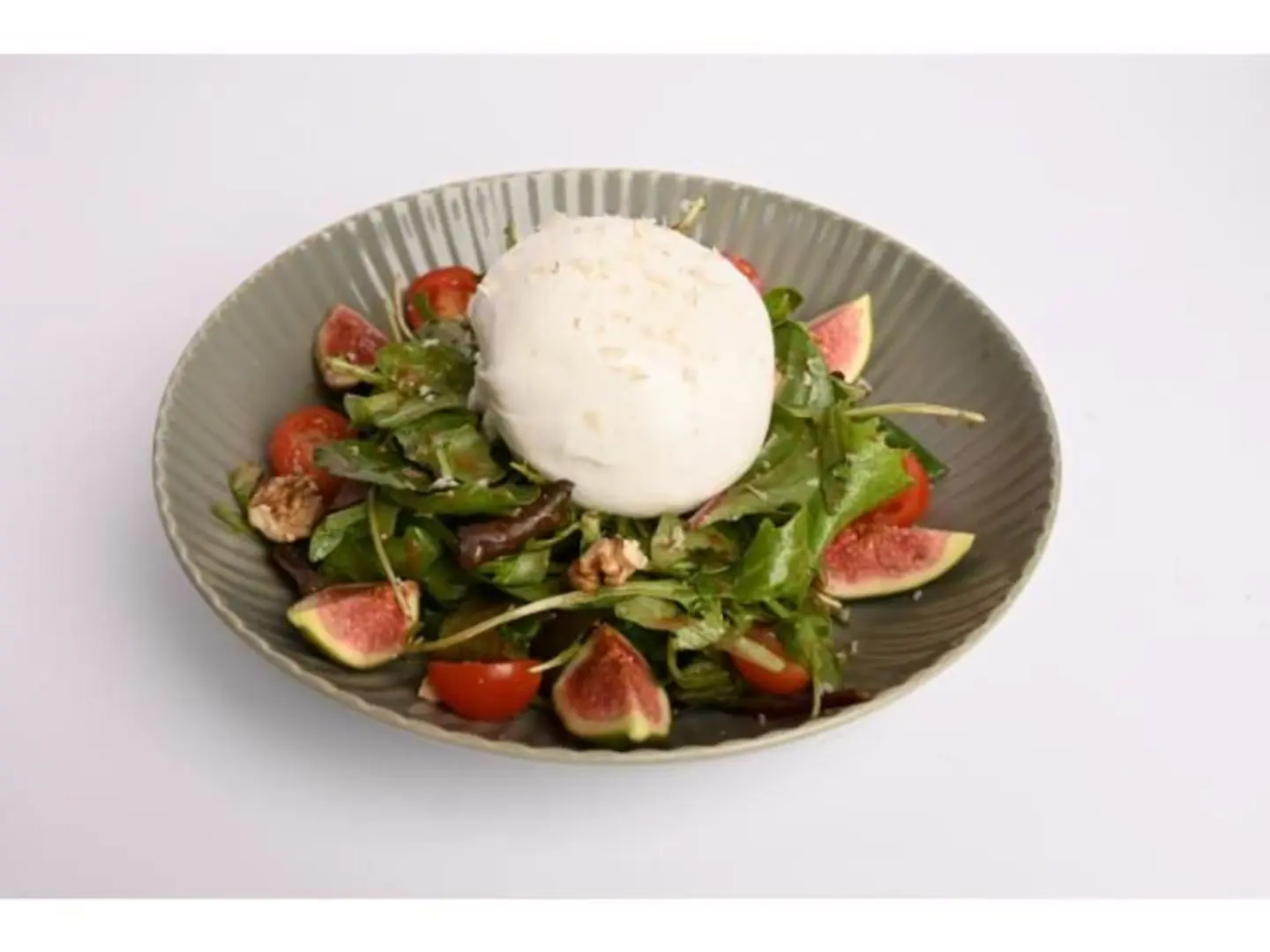 سلطة بوراتا