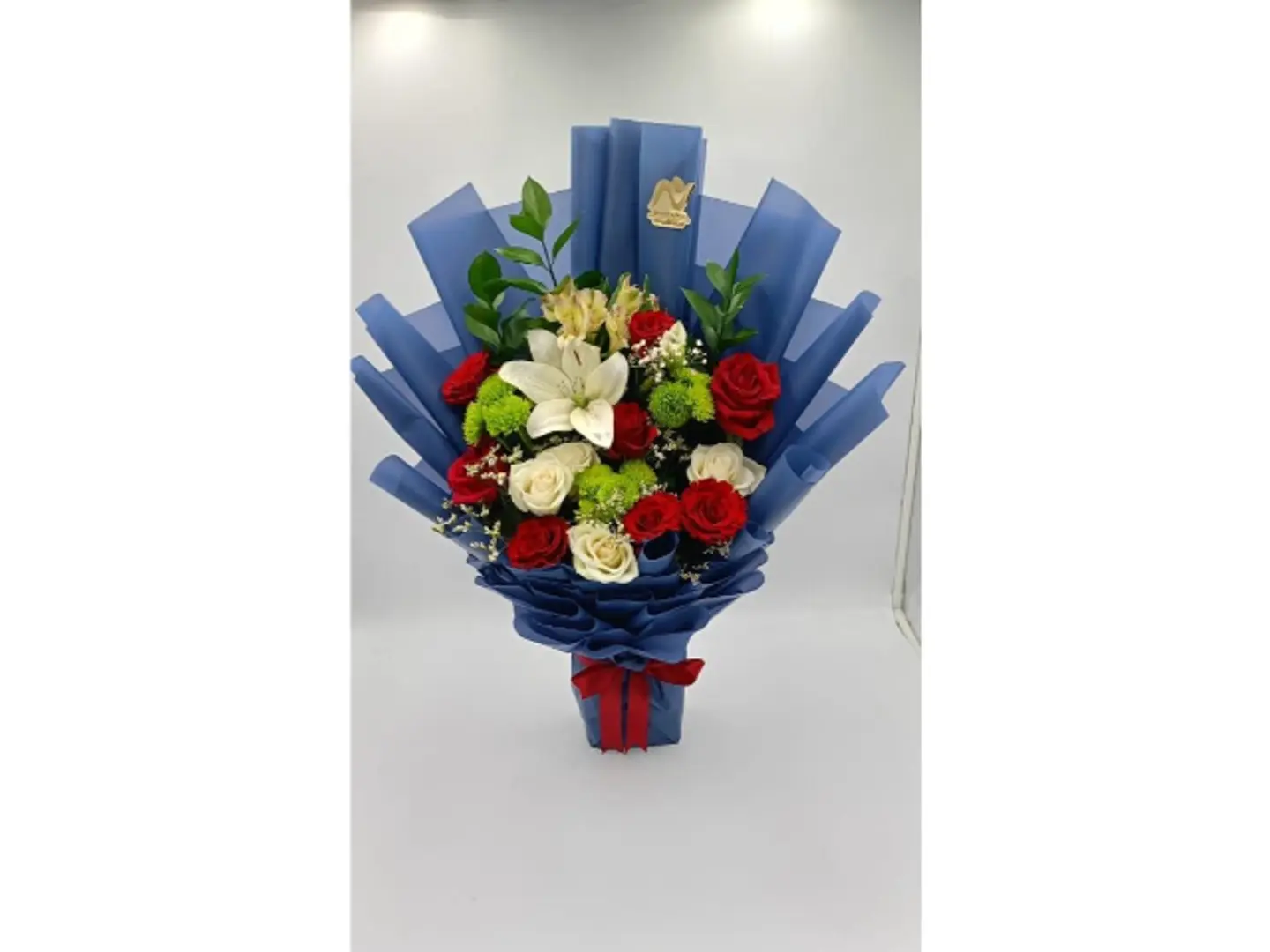 A Bouquet Of Roses Arranged By Zairos