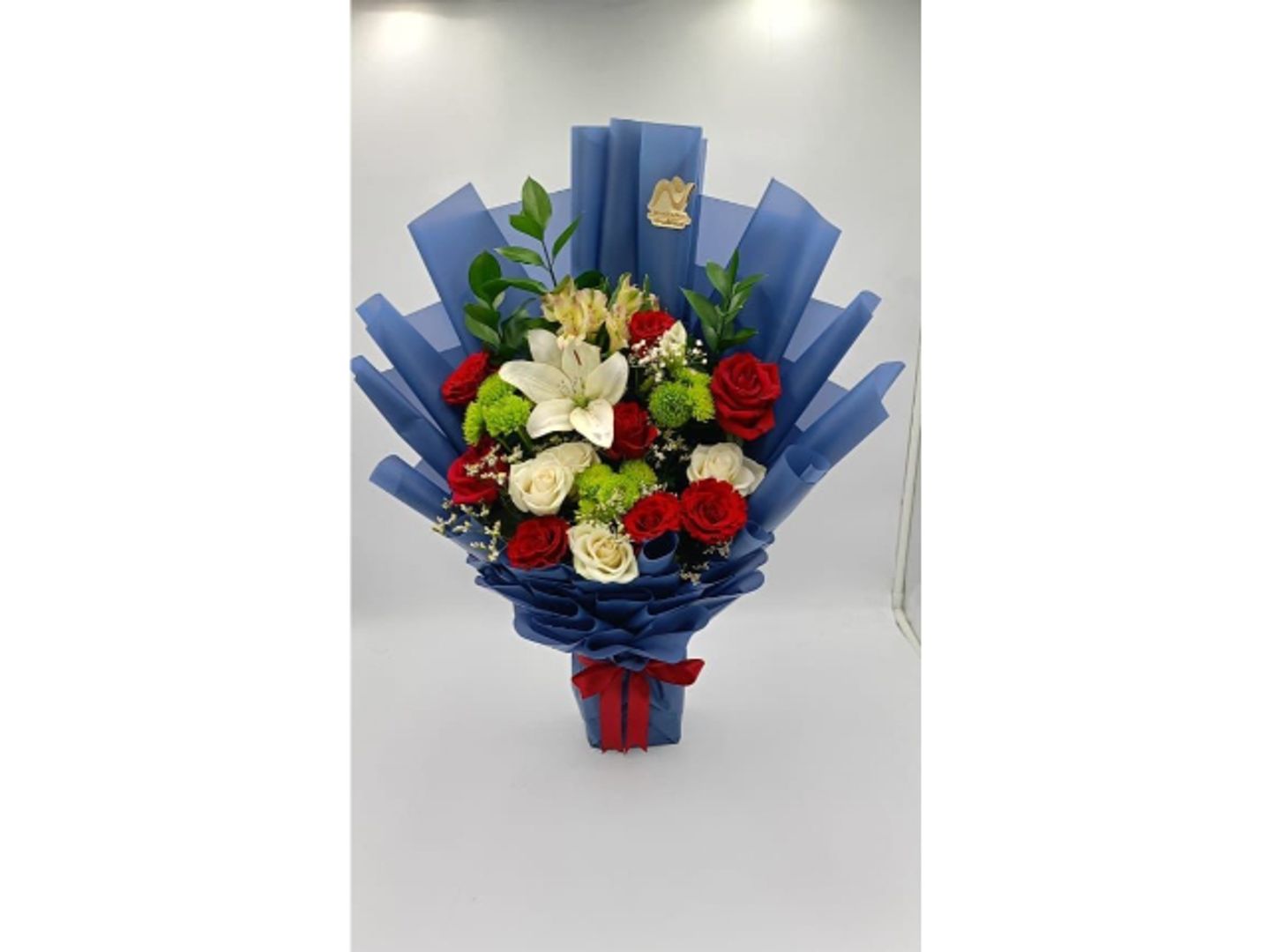 A Bouquet Of Roses Arranged By Zairos