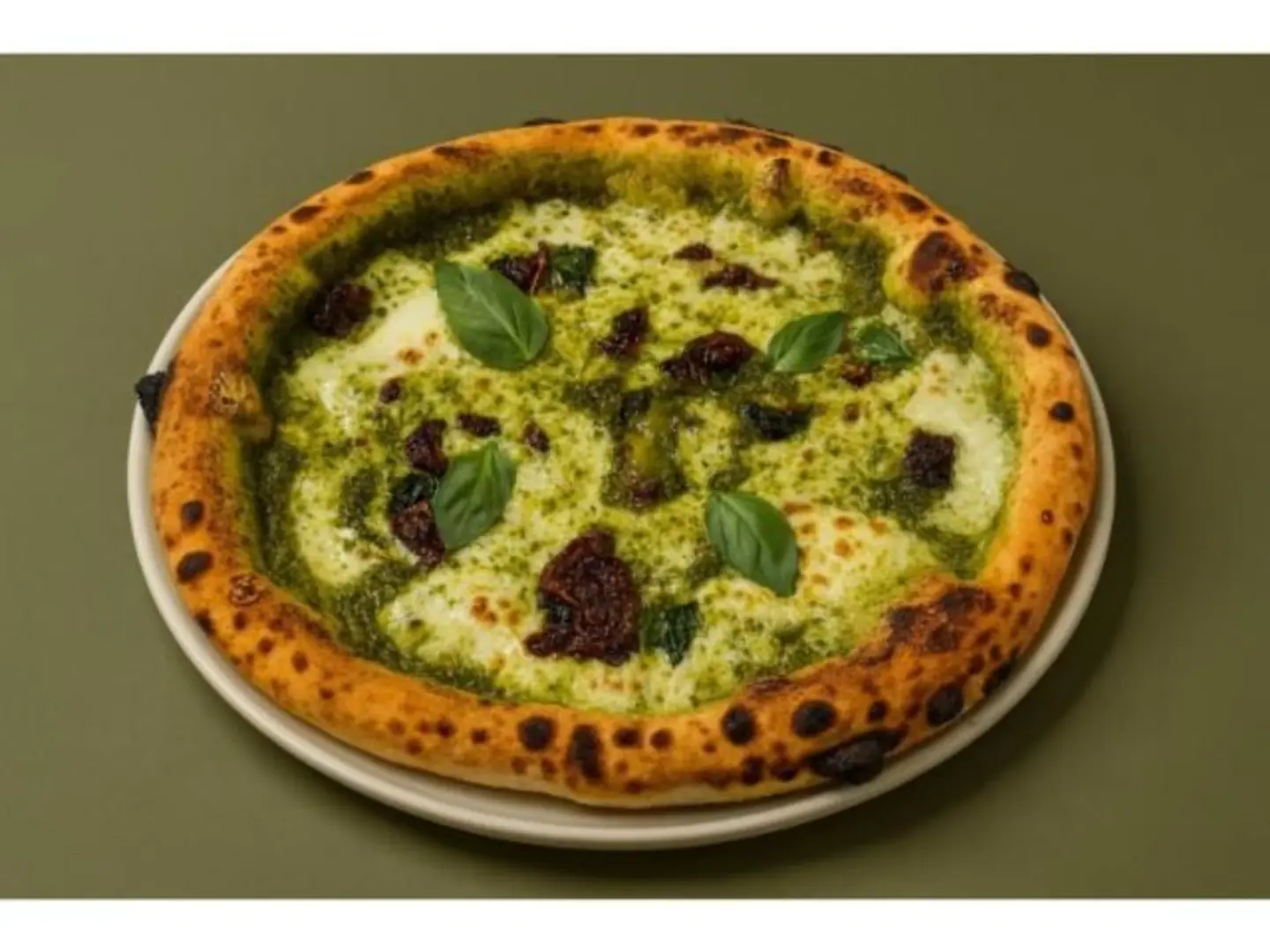 بيتزا بيستو