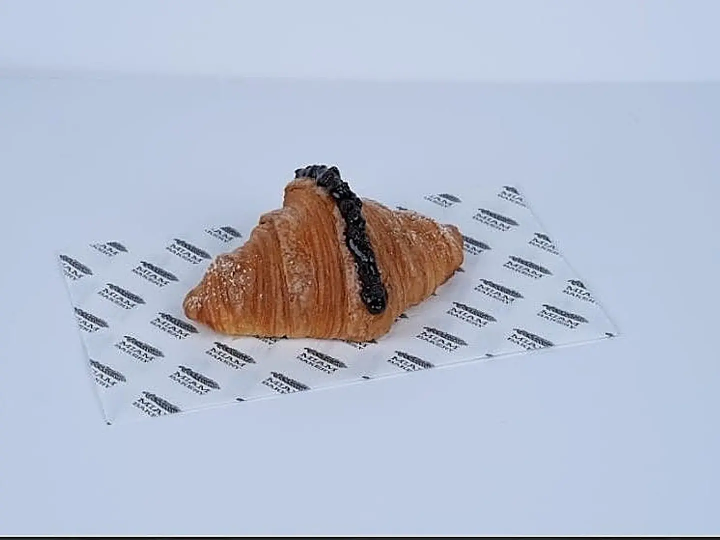 كرواسون كاسترد بلوبيري