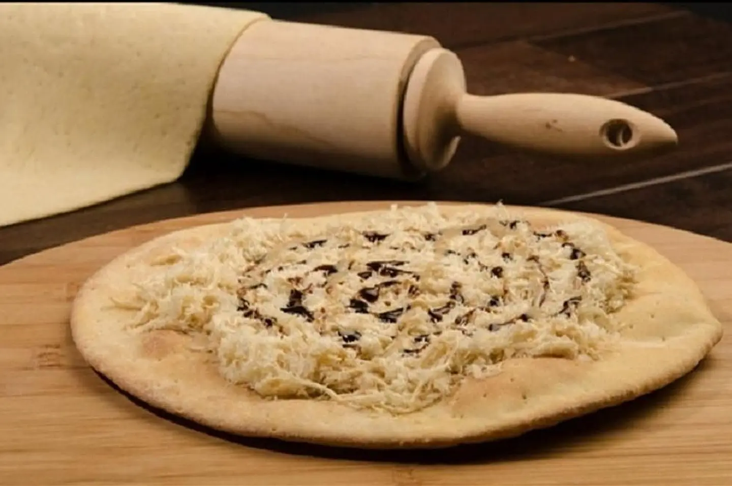 Halawa Tahini Manakish