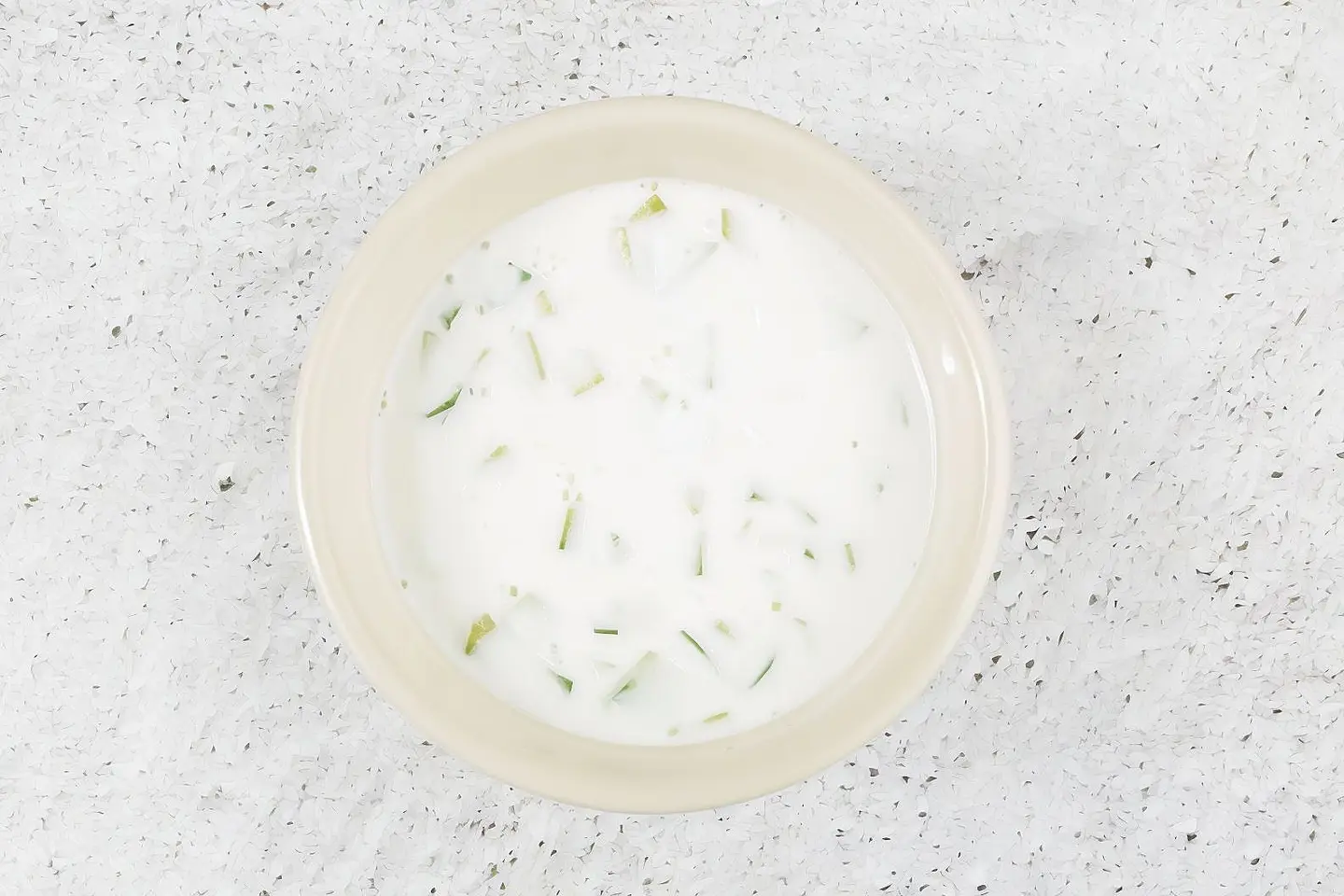 سلطة خيار لبن