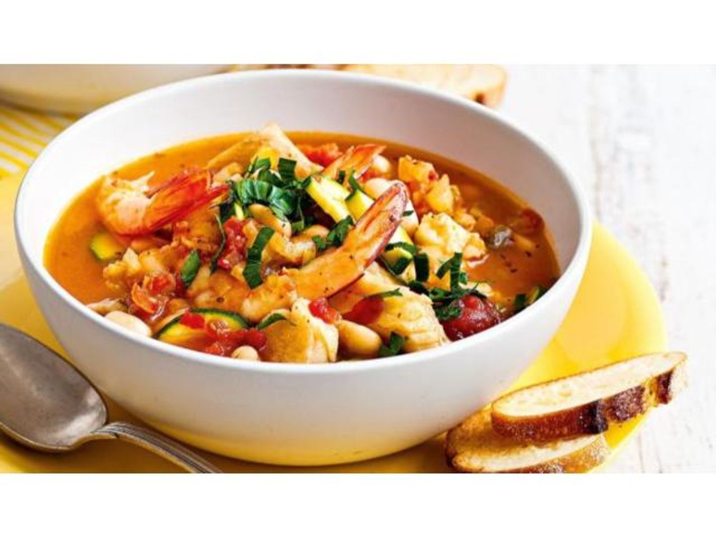 شوربة ماكولات بحرية