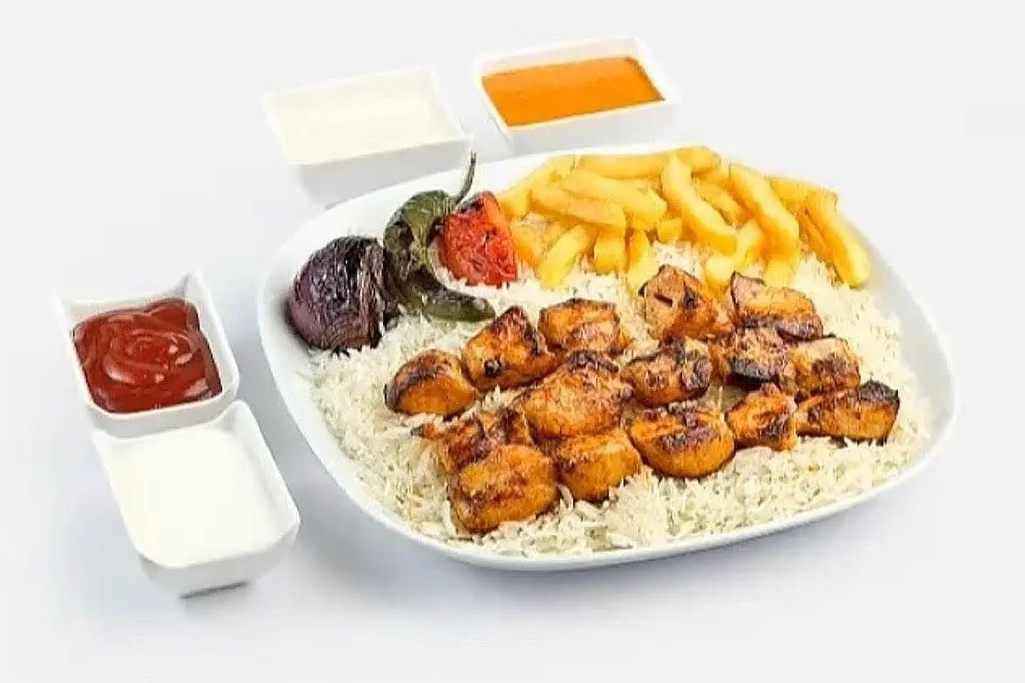 صحن نفر ثلاثة اسياخ شيش طاووق مع الرز والبطاطس والسلطات