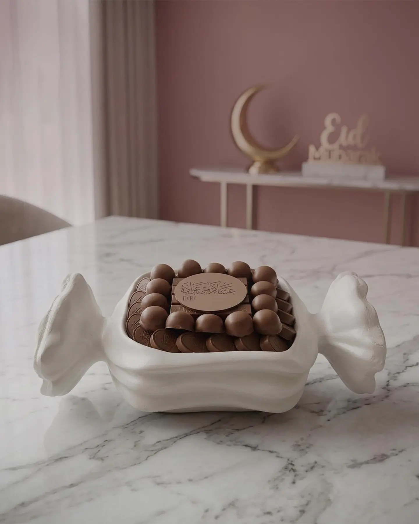 صينية شوكولا العيد بنبون أبيض