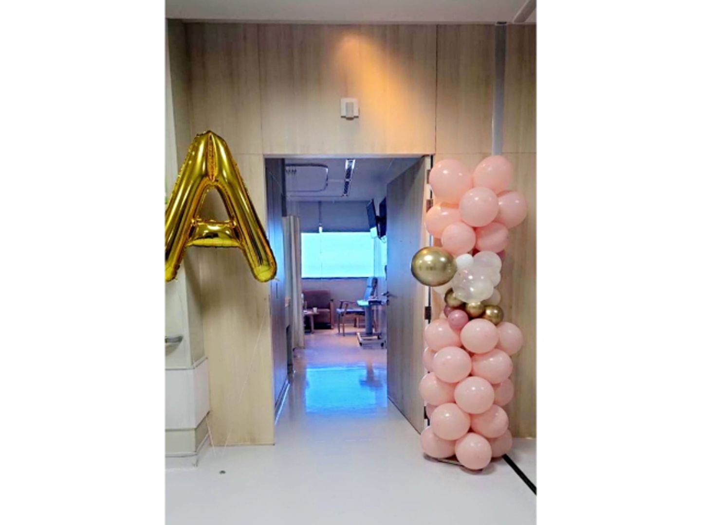 Balloon Stand With Letter