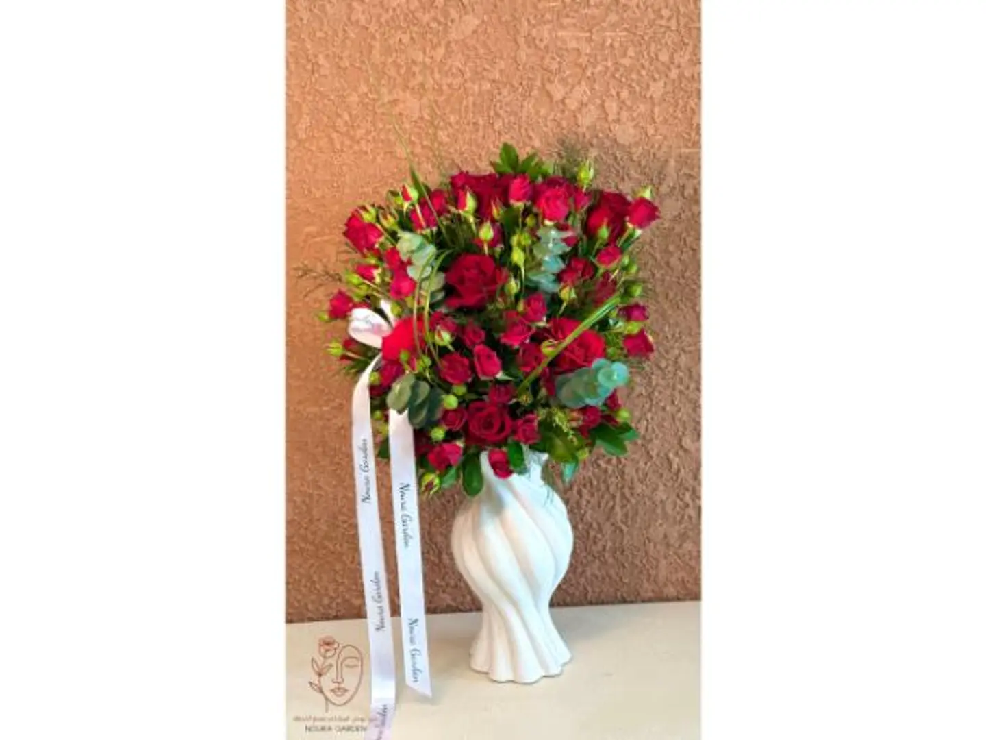 فازة الجوري الأحمر الكلاسيكية