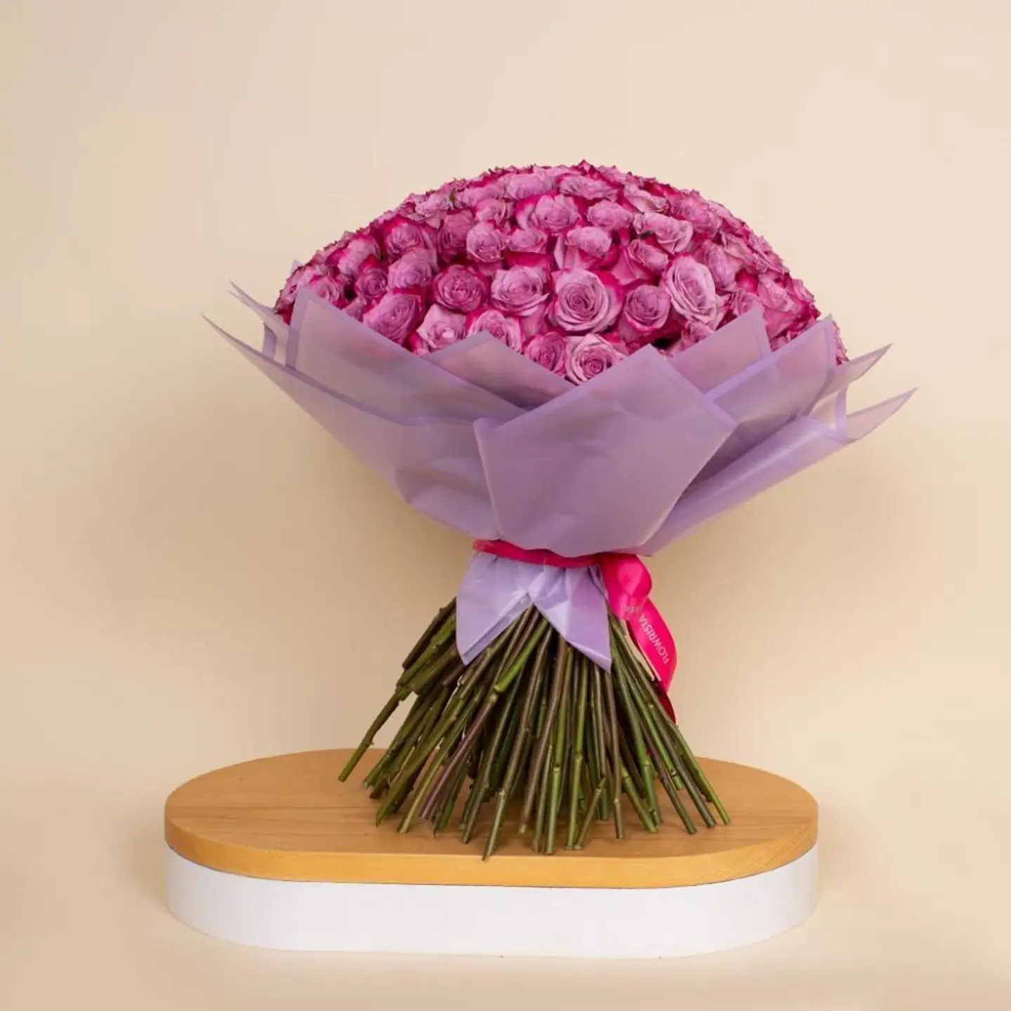 باقة مئوية العشق