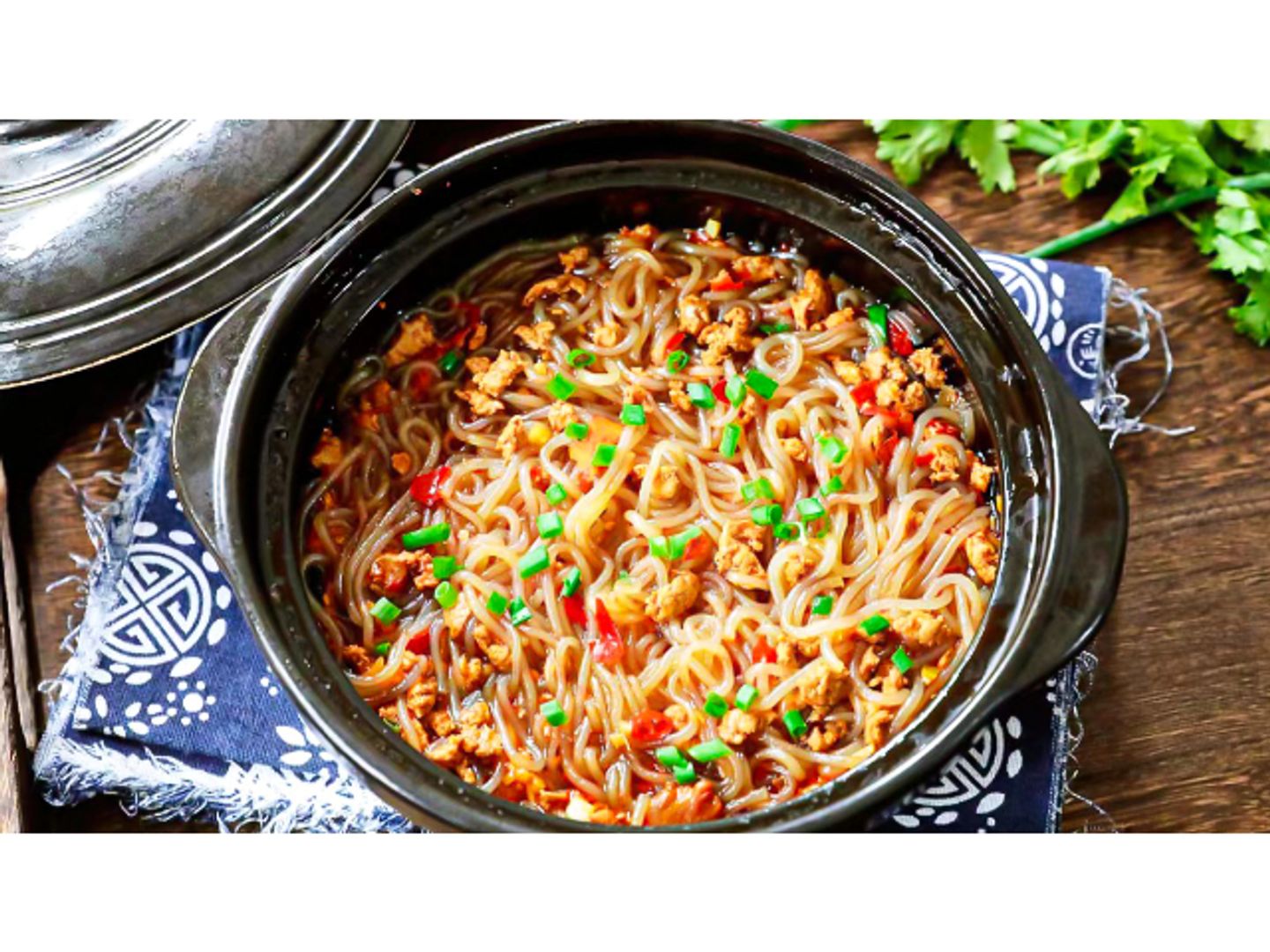 Beef Mince And Vermicelli Clay Pot