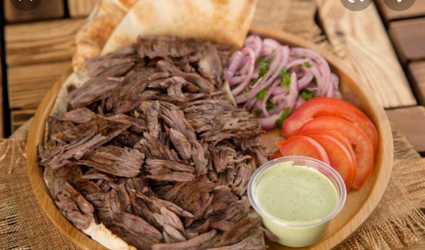 طبق شرائح شاورما لحم