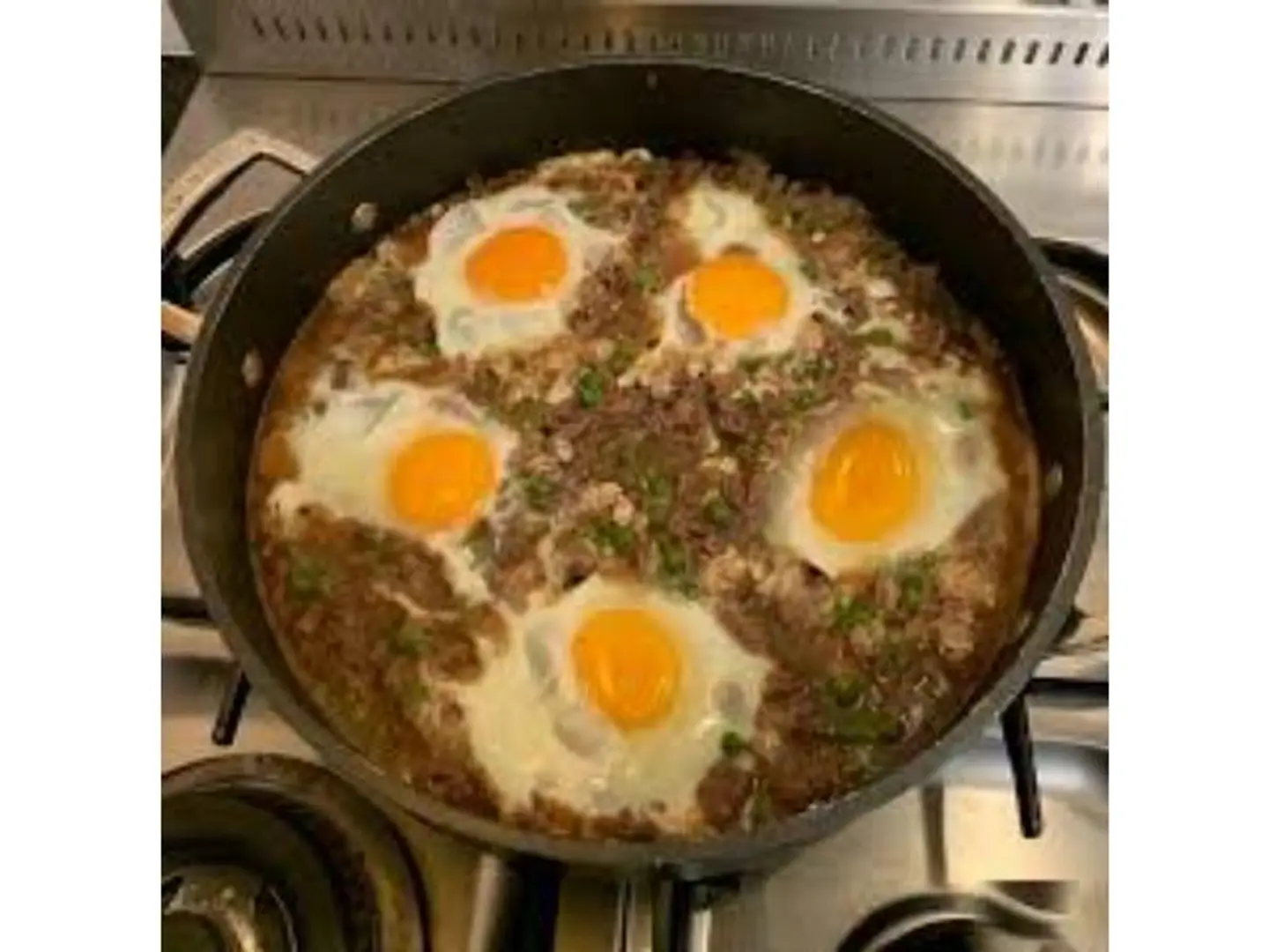 بيض لحم