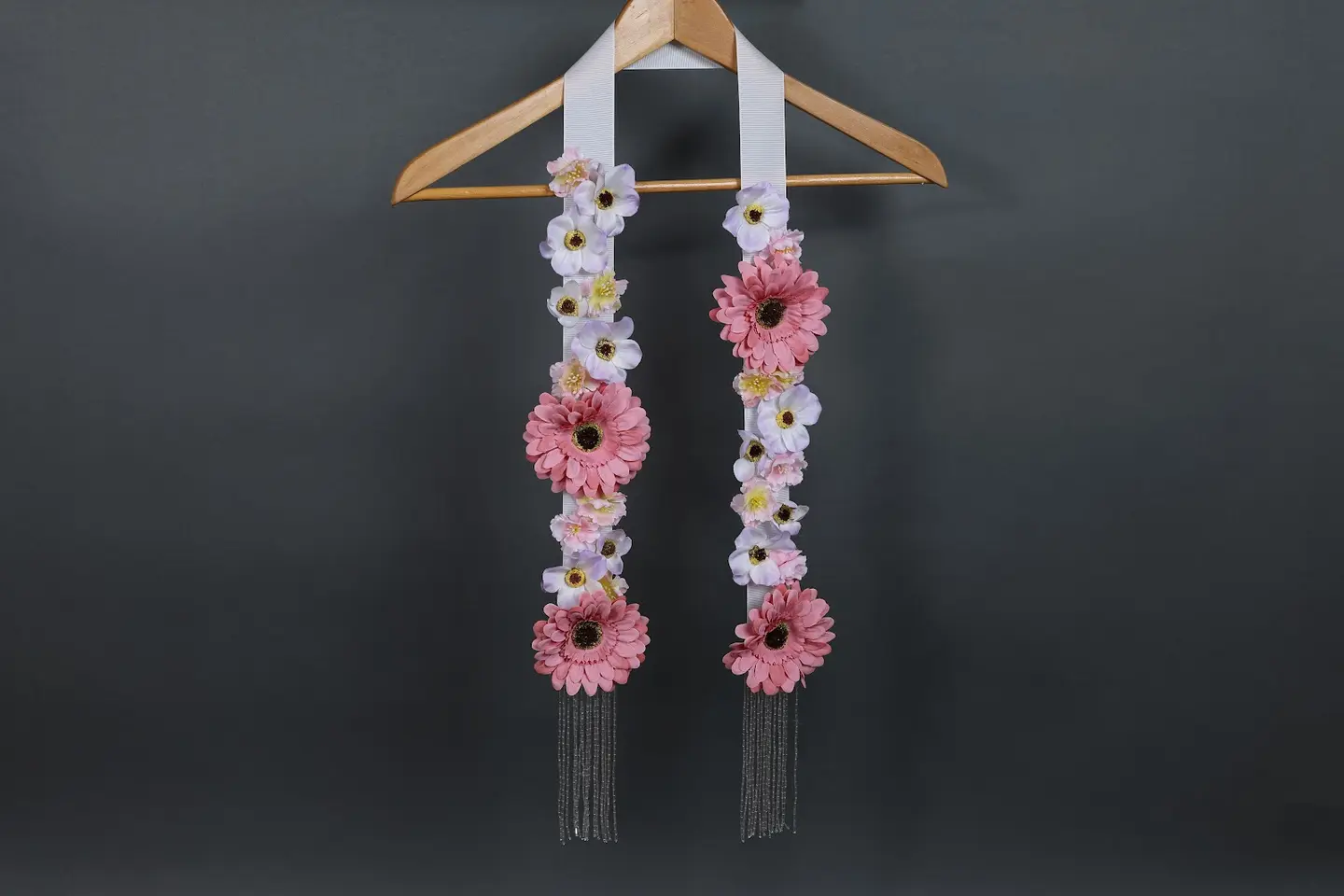 Elegant Graduatio Garland