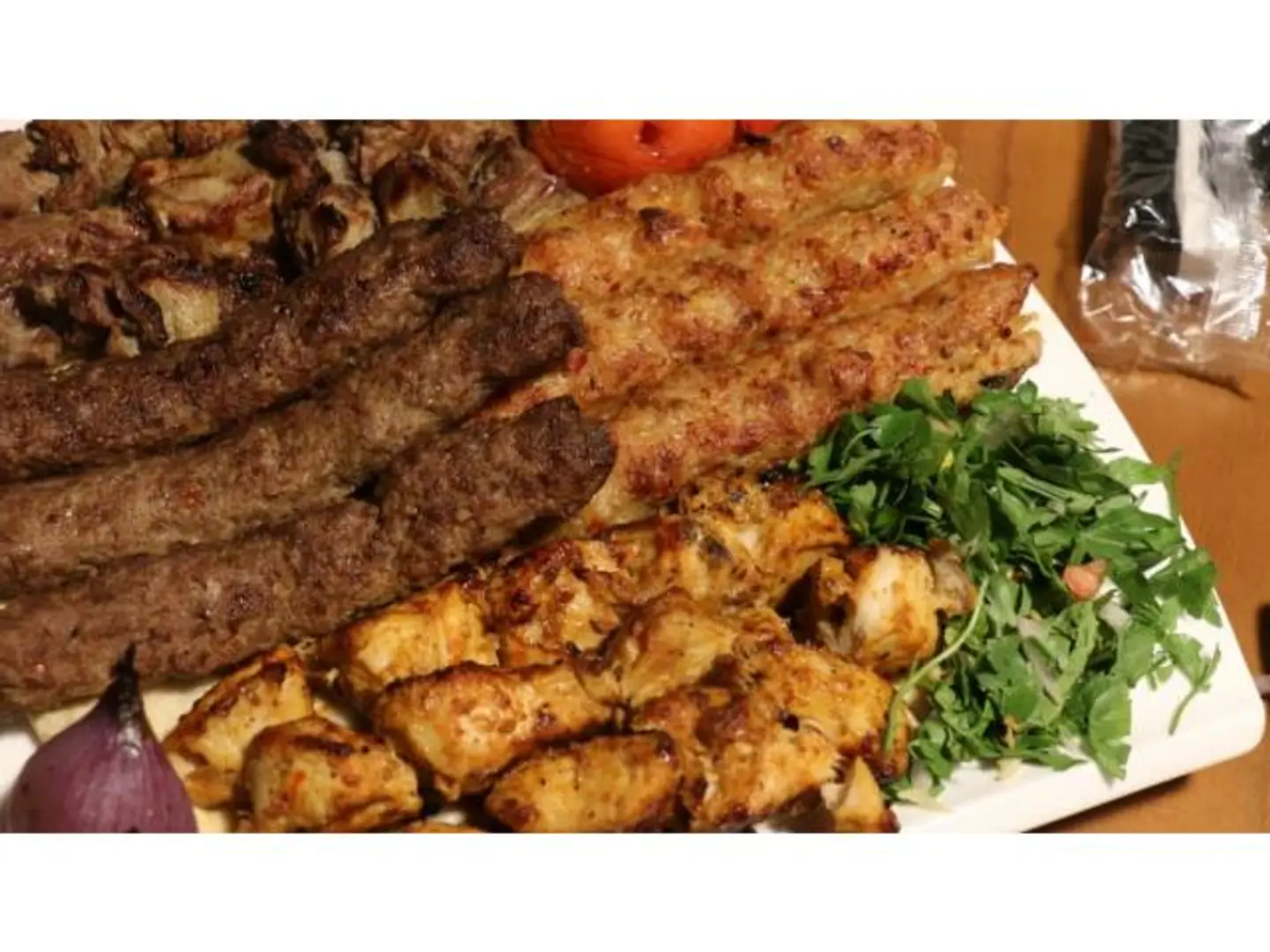 15 Mixed Chicken And Beef Skewers With Appetizer Plate