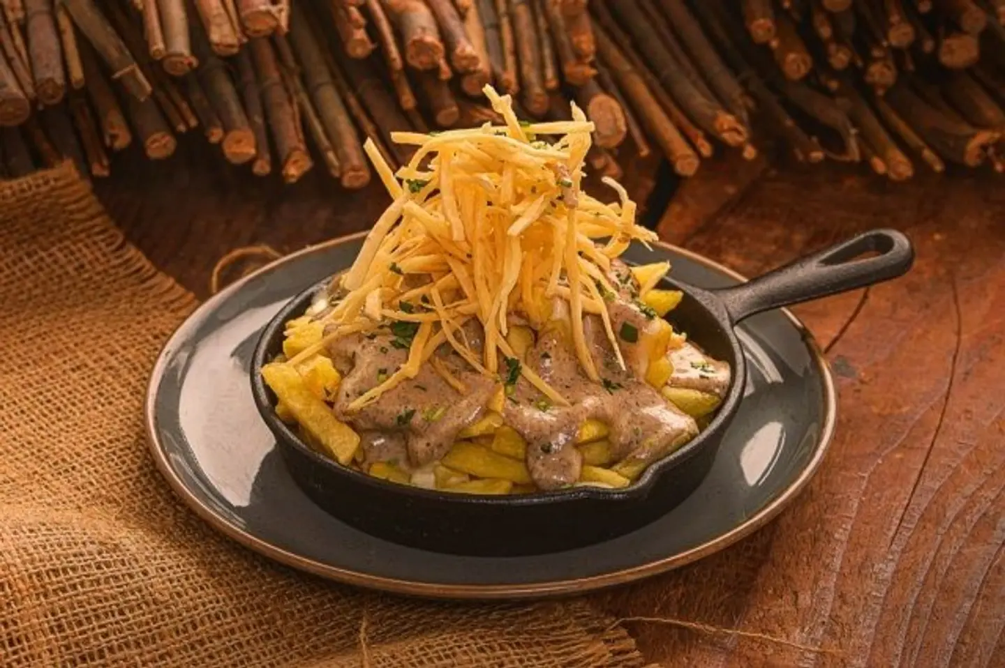 بطاطس مع فطرصوص