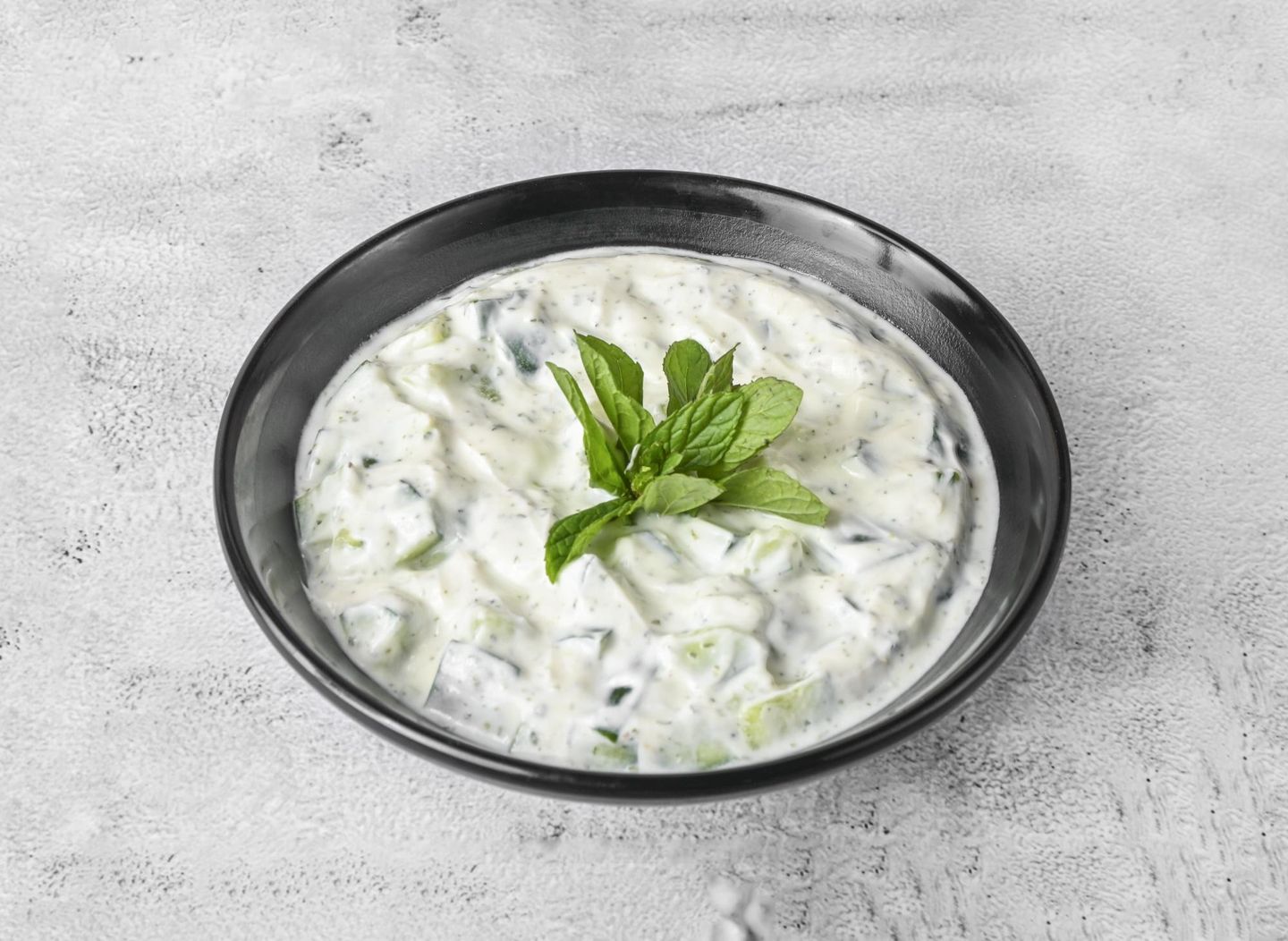 سلطه خيار لبن