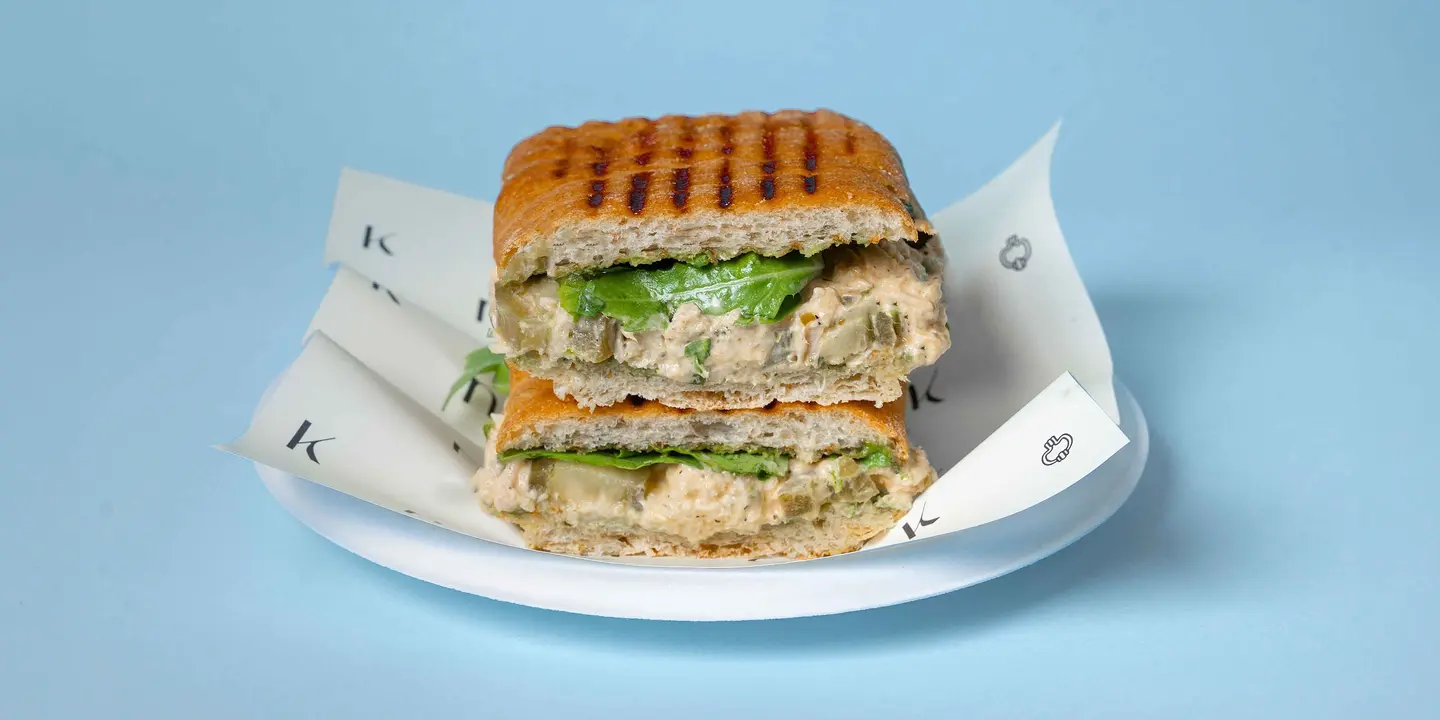 Tuna Cado Sandwich