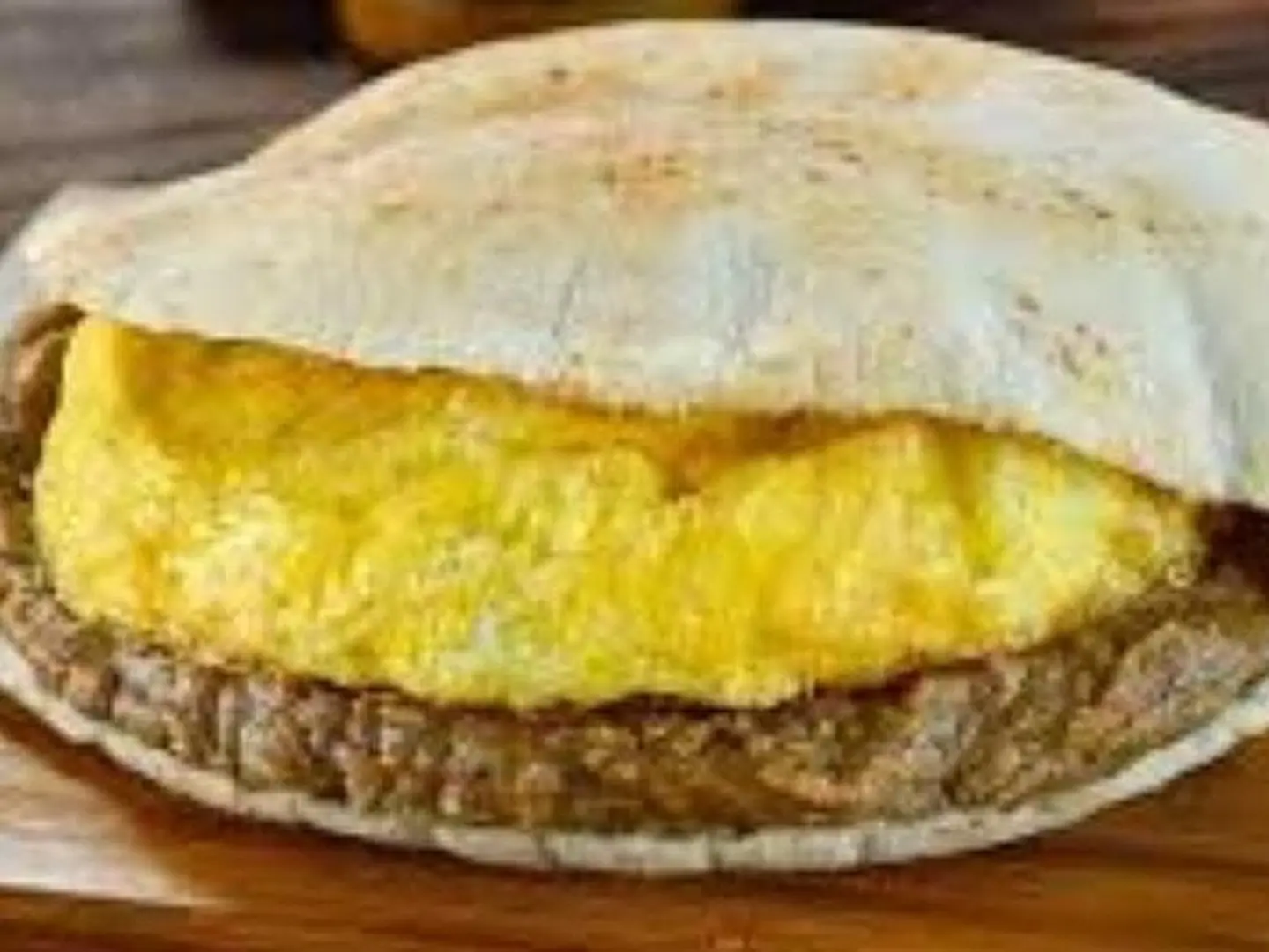 سندوتش فول بيض مقلي