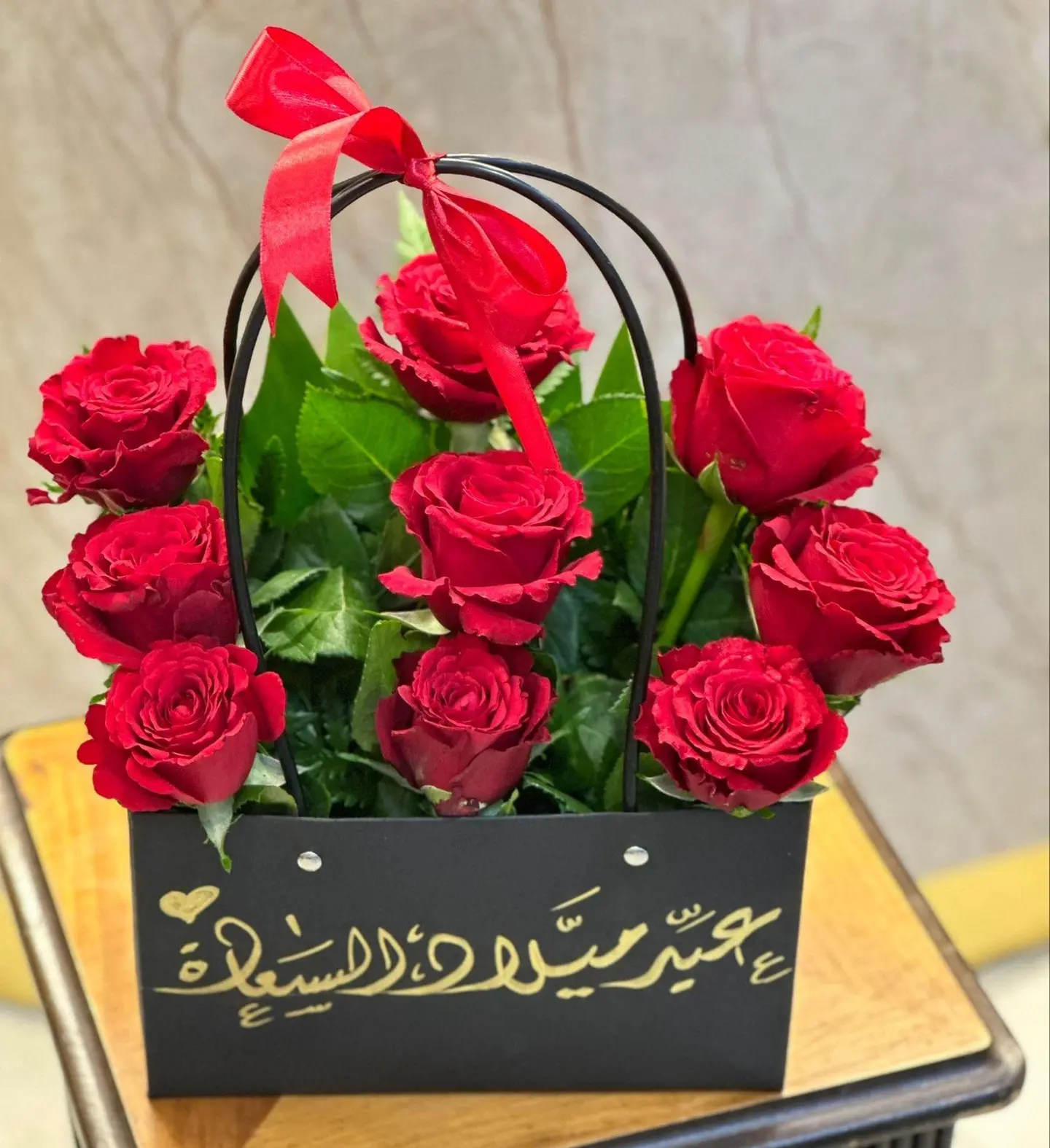 كيس ورد احمر عيد ميلاد فخم