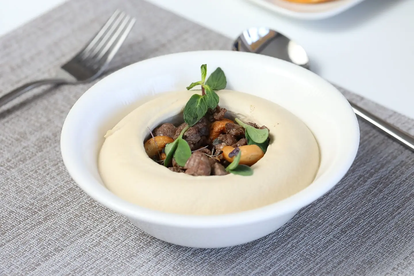 حمص مع اللحمة