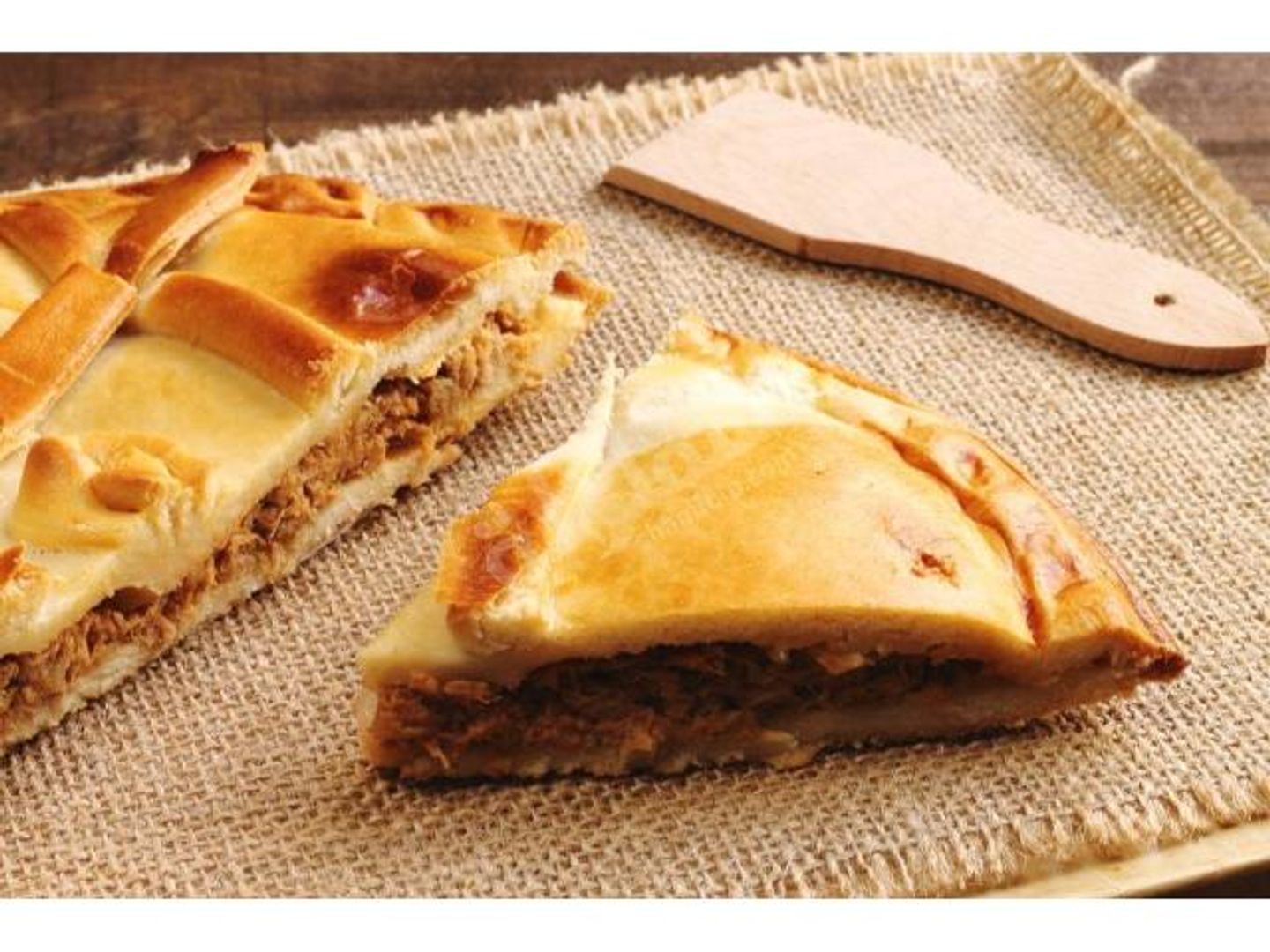فطيرة تونة و جبن سائل