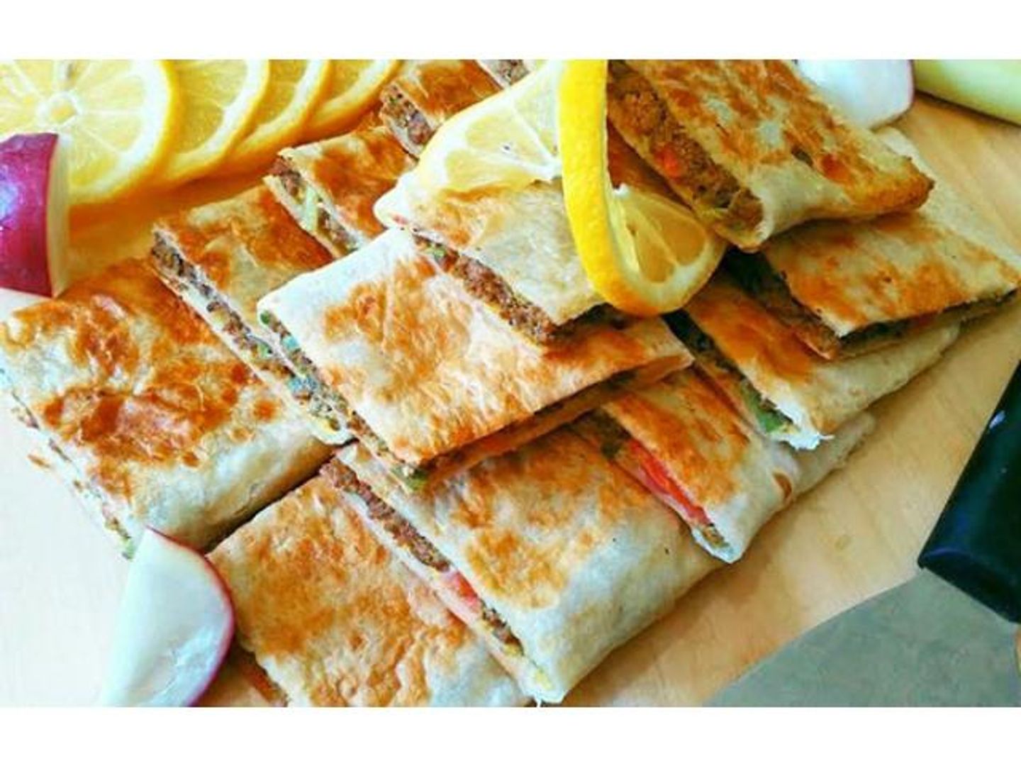 مطبق جبنة سائلة و خضار