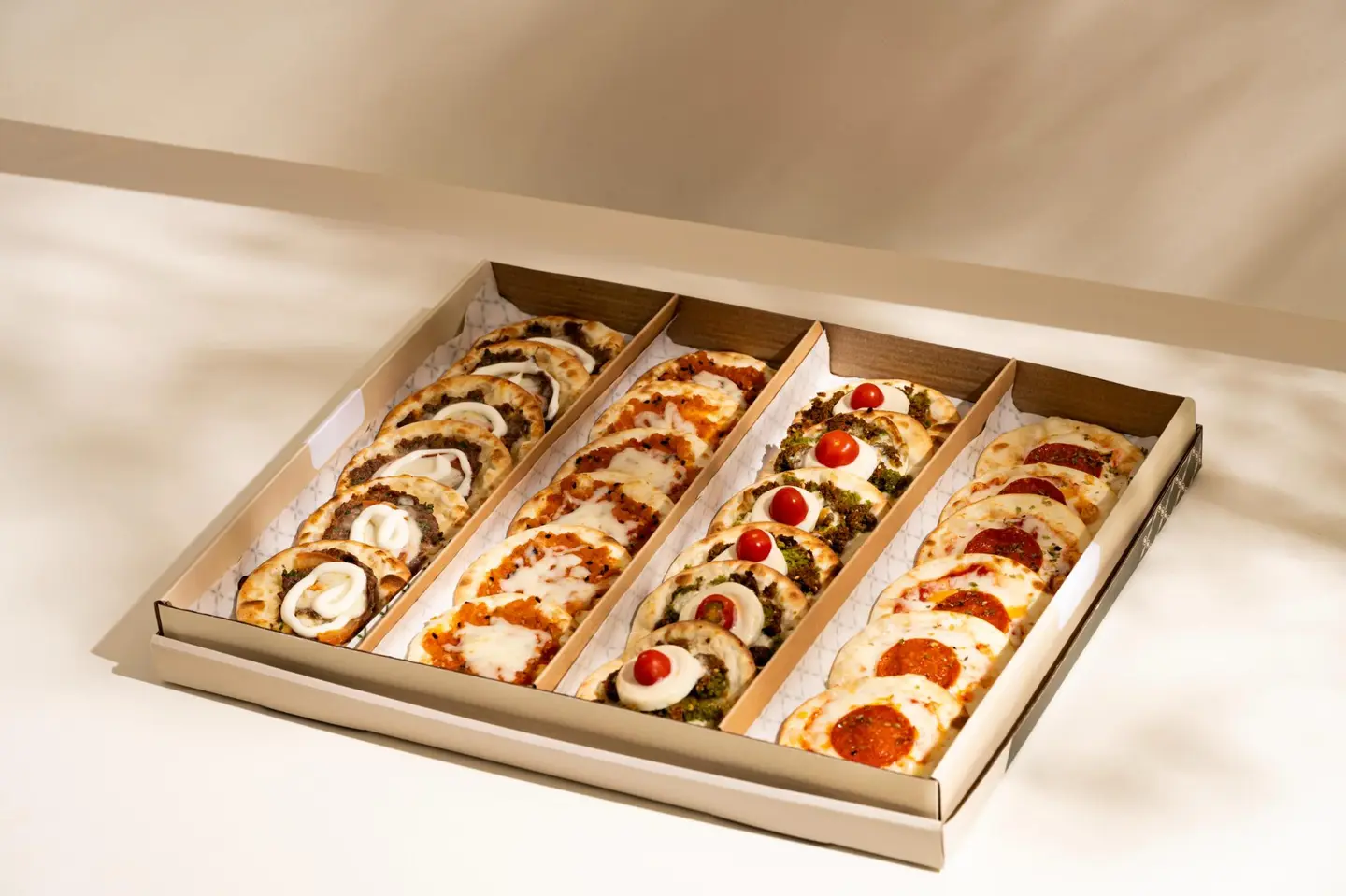 Gathering Manakish Box 24 Pieces
