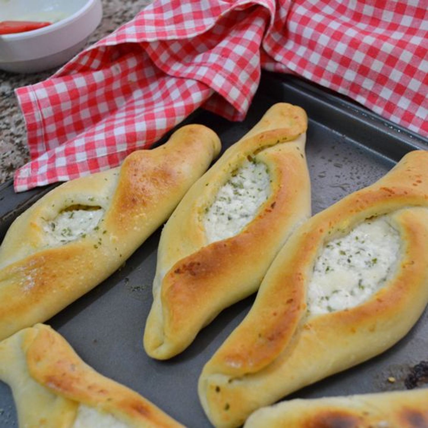 فطيرة لبنة بالجبن