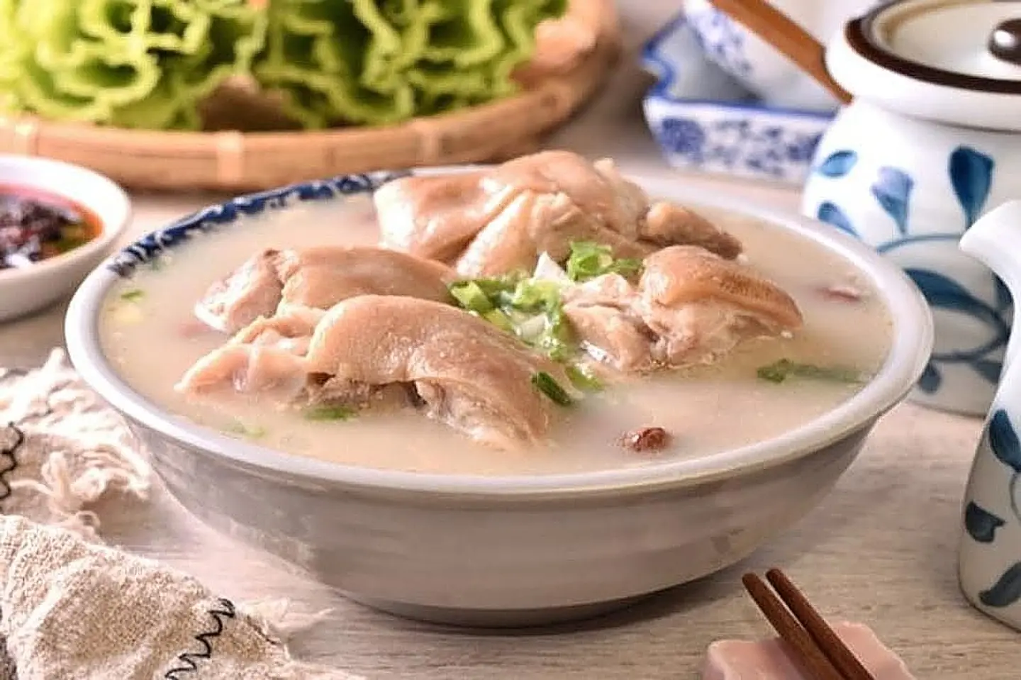 Feet Fatteh With Soup