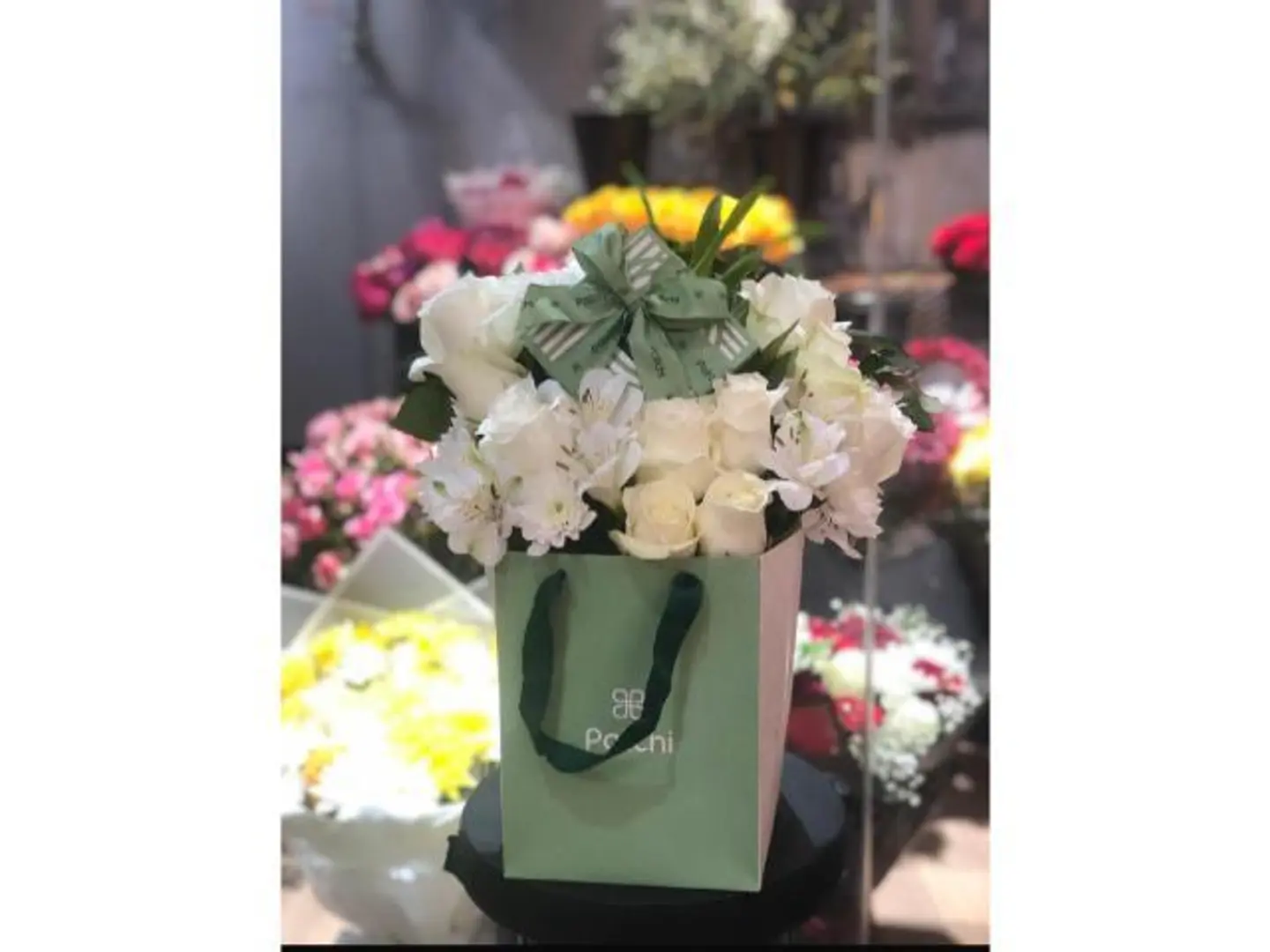 بوكس شوكلت باتشي مع الجوري الأبيض