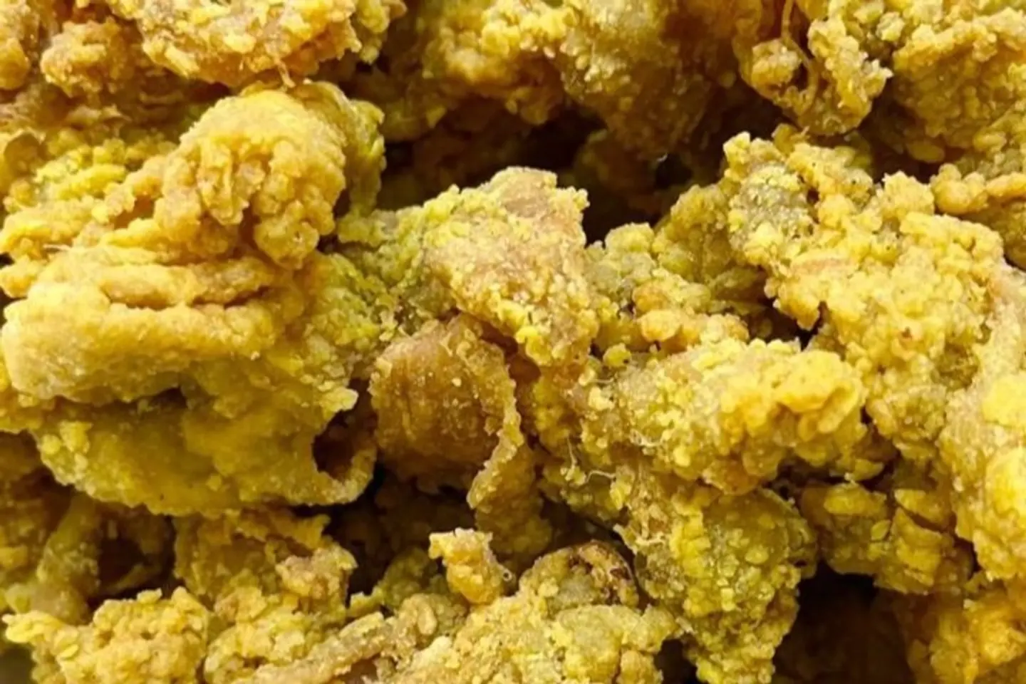 جلد الدجاج المقلي