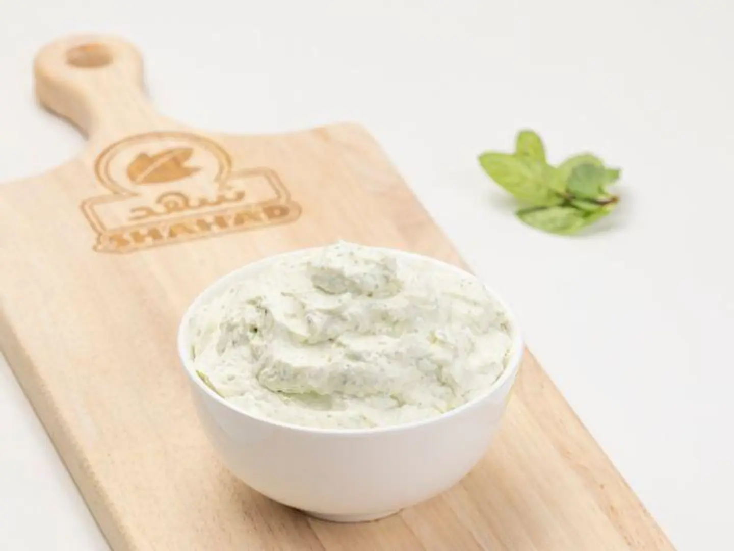 لبنة طريه با النعناع الطازج وزيت الزيتون