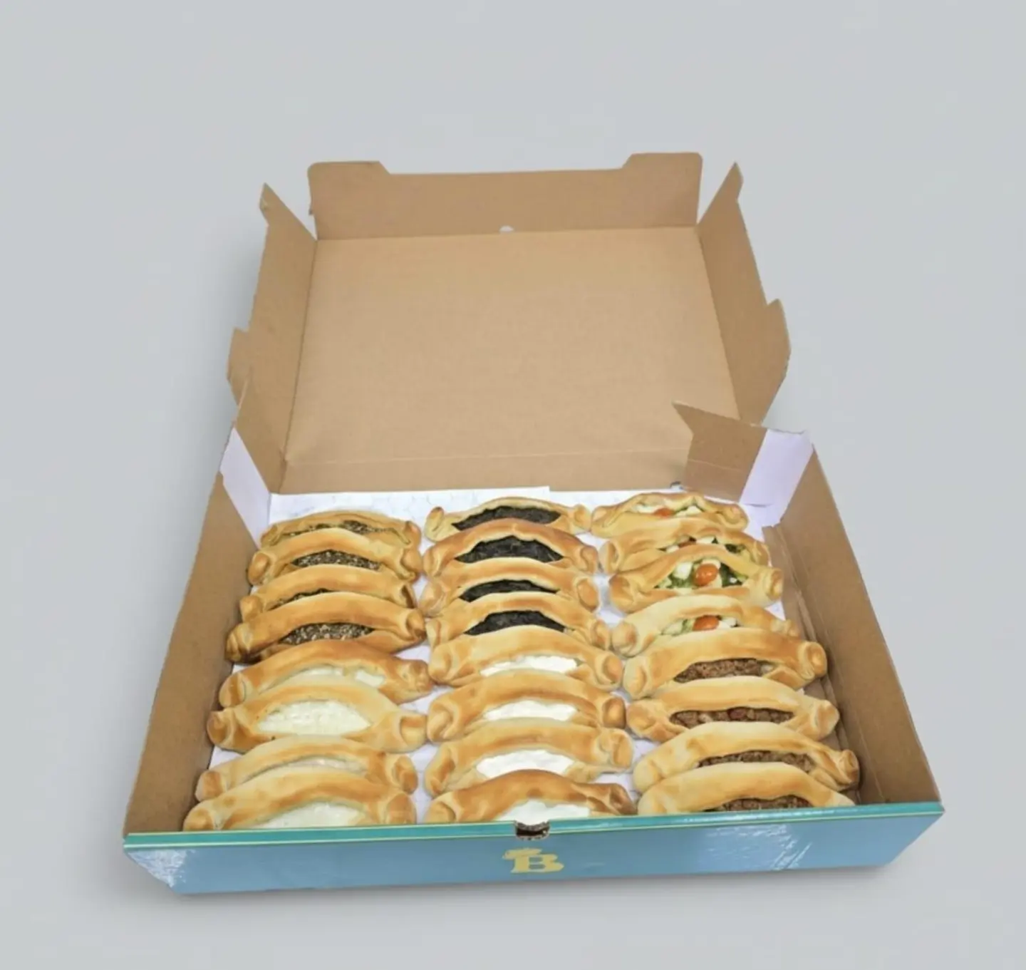 Pastry Box 24 Pieces