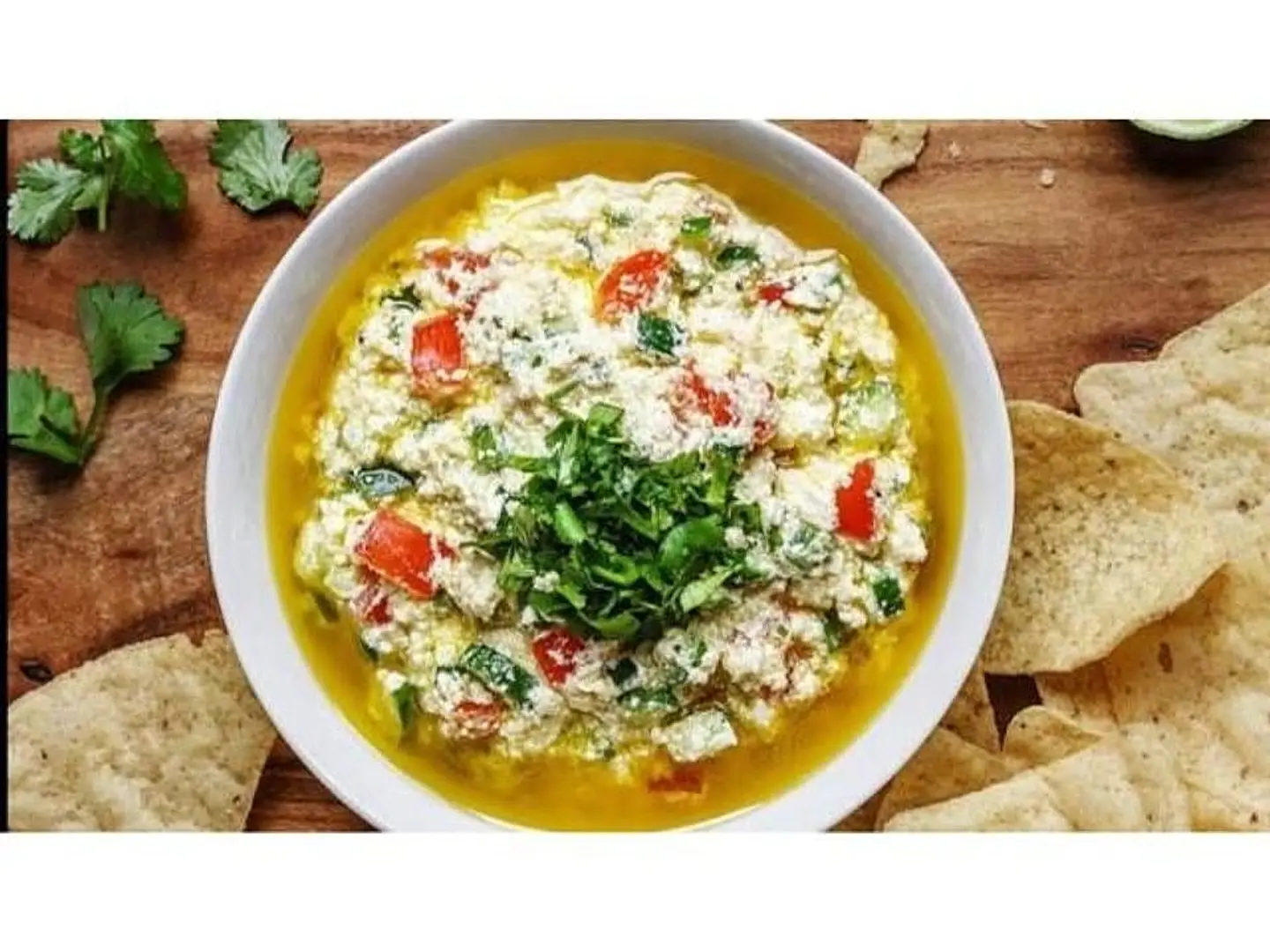 صحن جبن بالطماطم