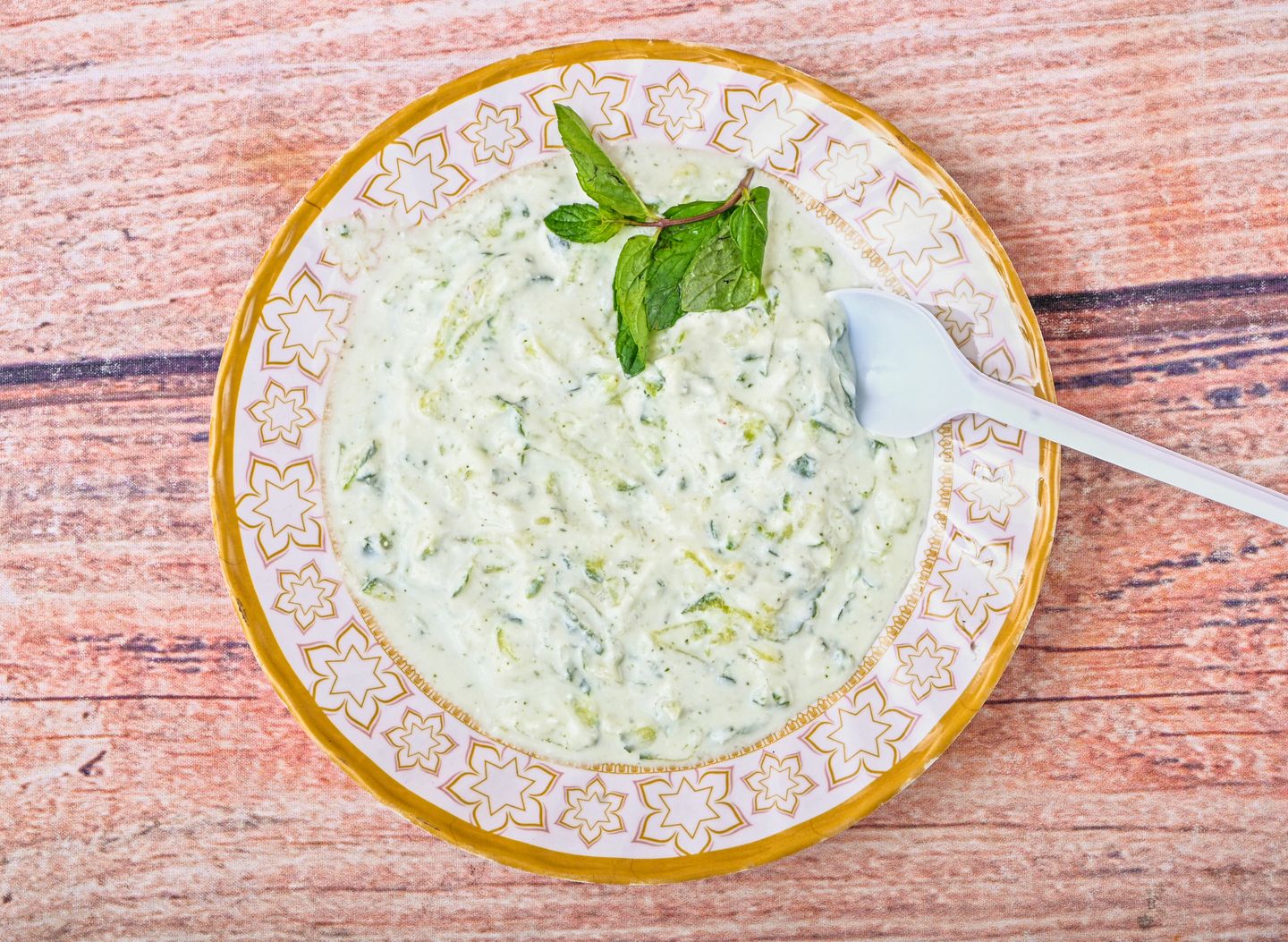Yogurt Salad With Cucumber