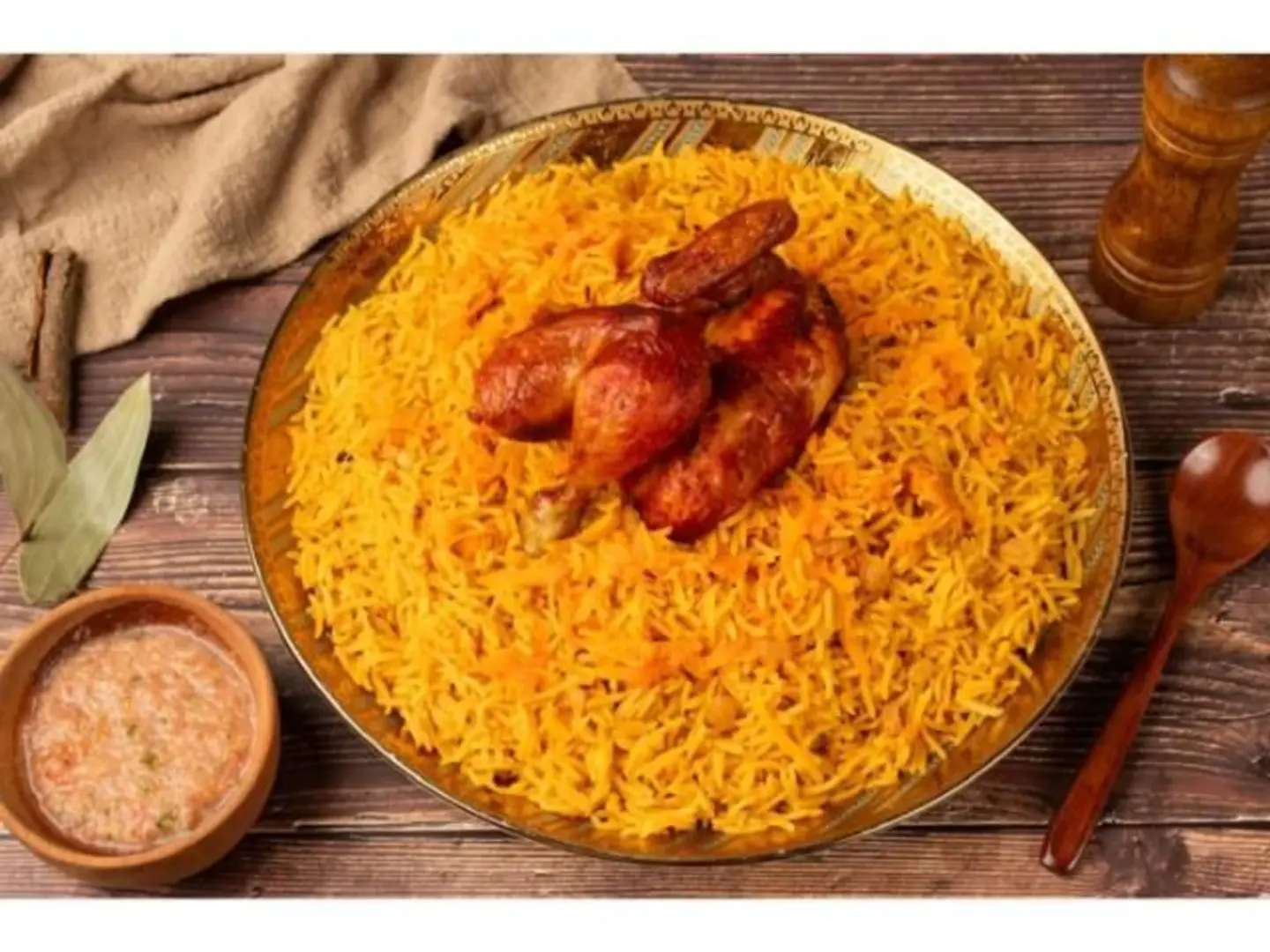 نصف حبة دجاج شواية مع رز