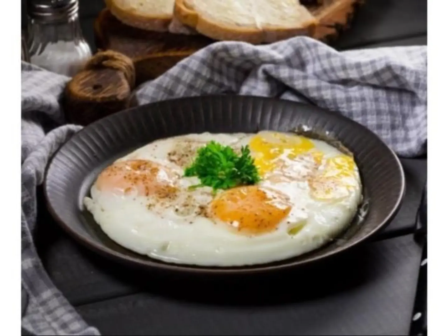 Eye Eggs With Cheese