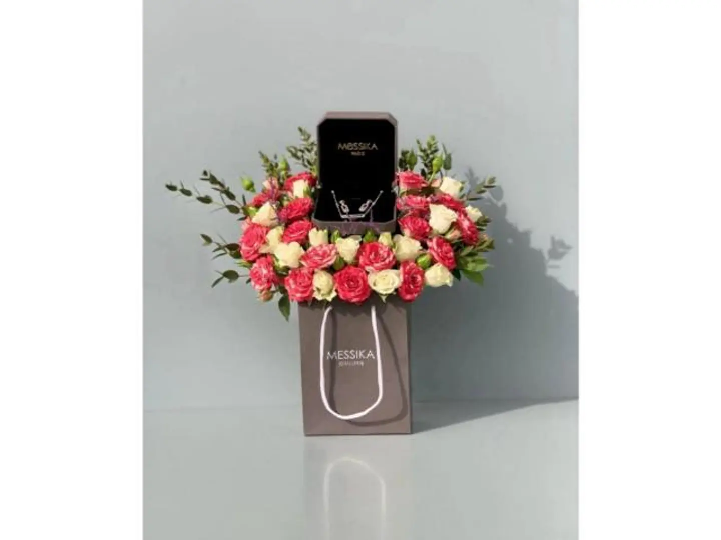 سلسال مع ورد كارتر ولويس فيتون ١