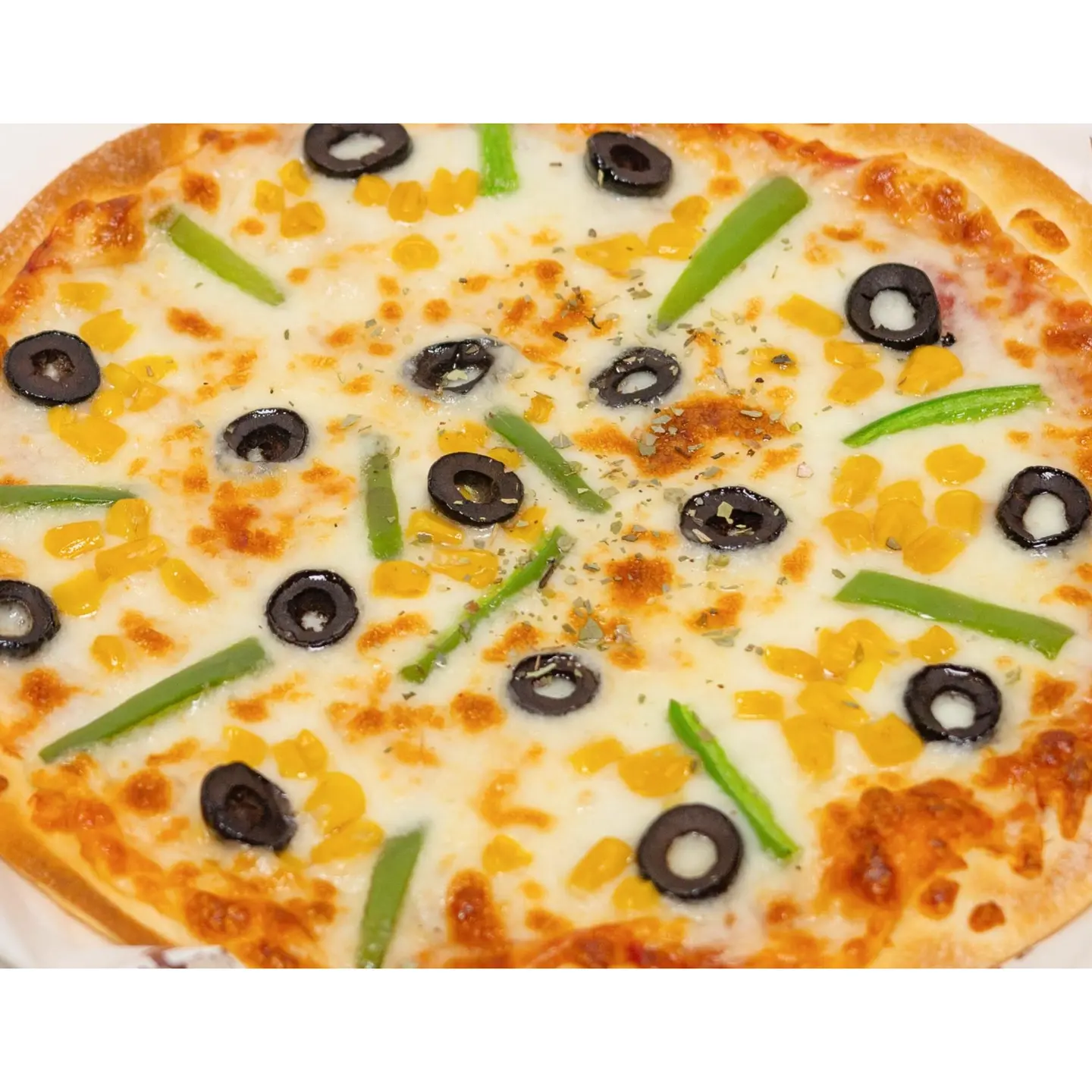Vegetable And Mixed Cheese Pizza