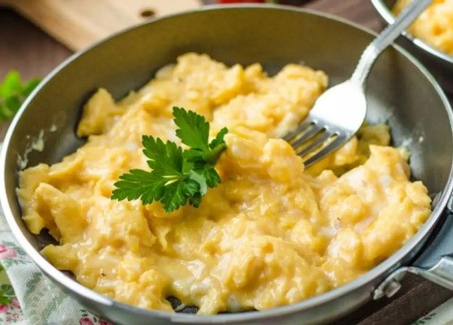 Cheese With Eggs Dish