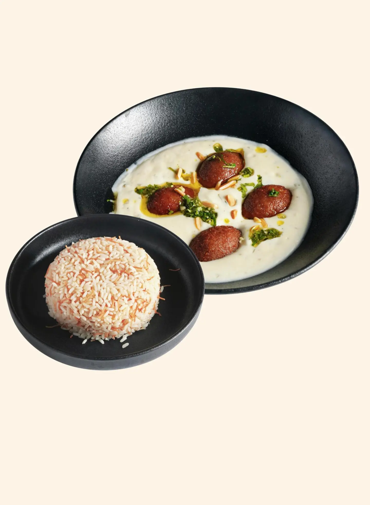 كبة لبن مع رز شعيرية