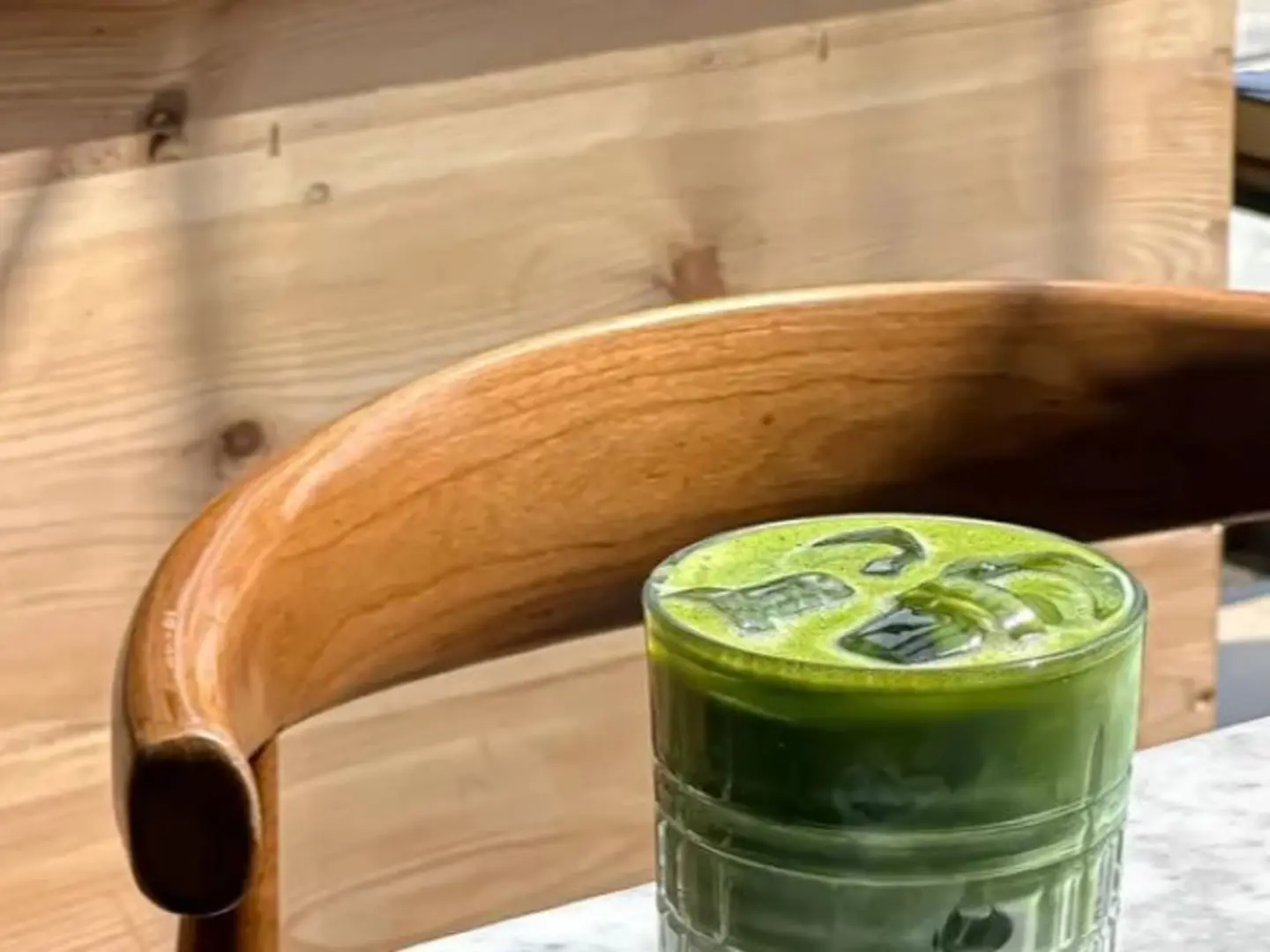 ماتشا لاتيه مثلج بالفانيليا