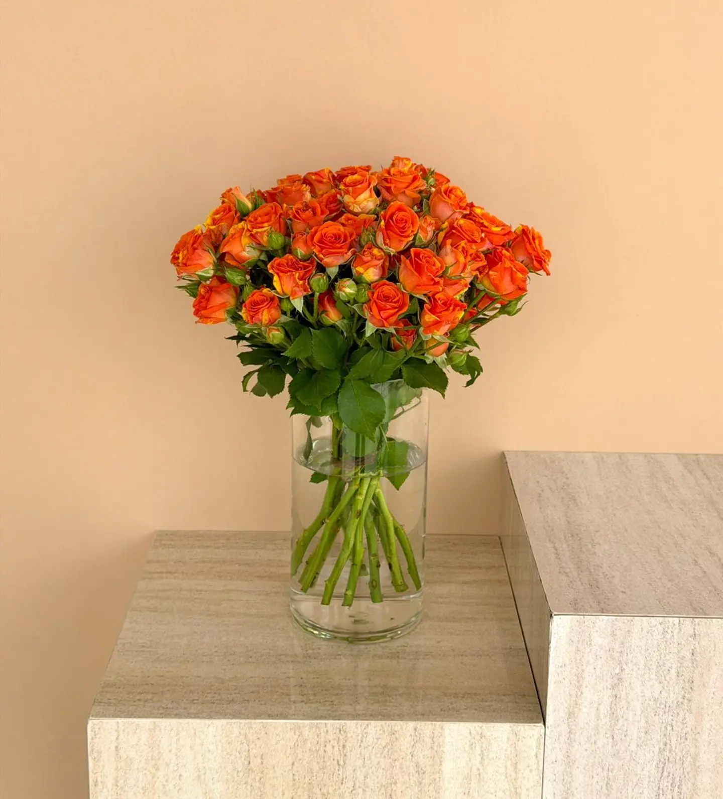 فازة ورد زجاجية اورنج